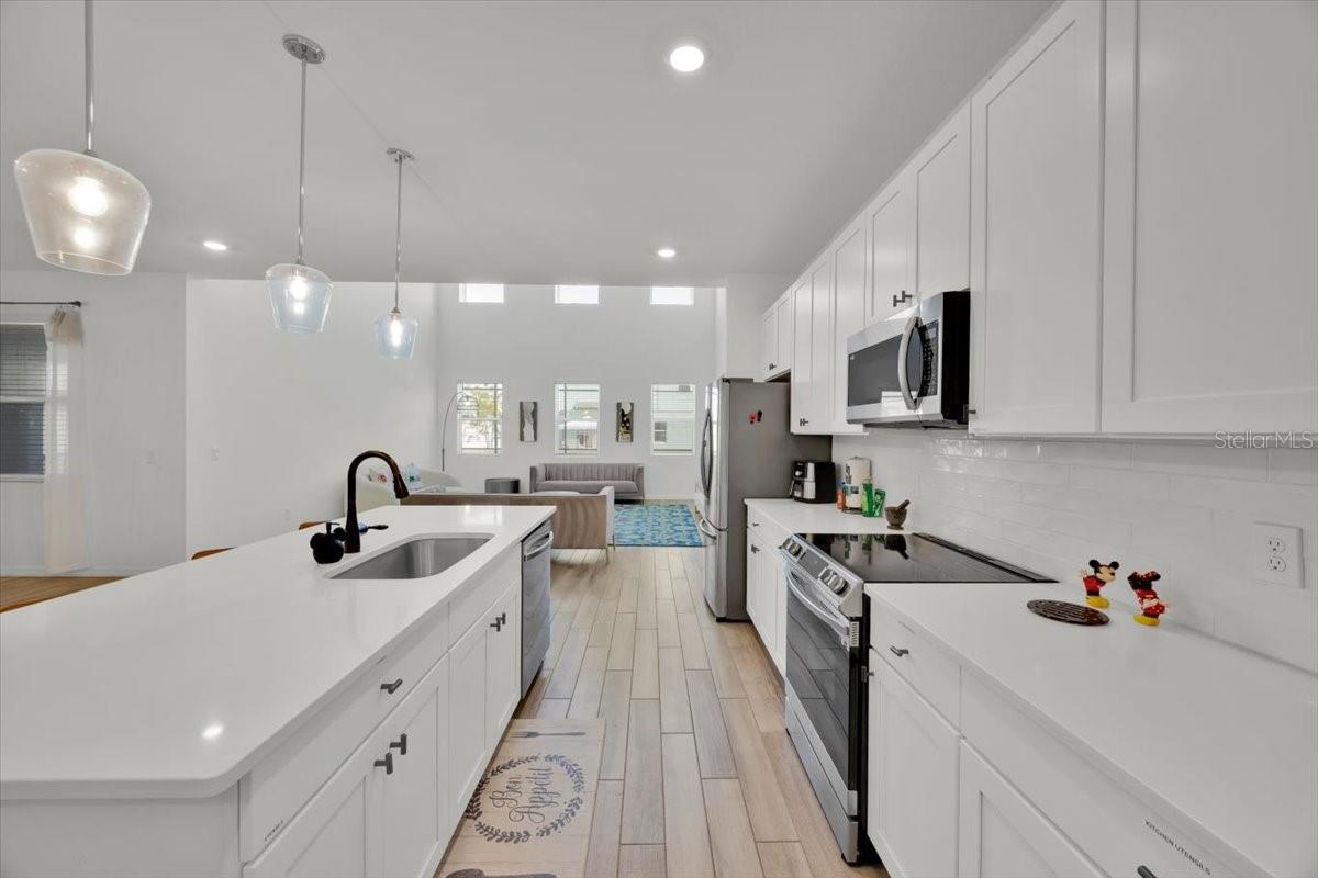 Kitchen - 2342 LANCASHIRE ST, DAVENPORT
