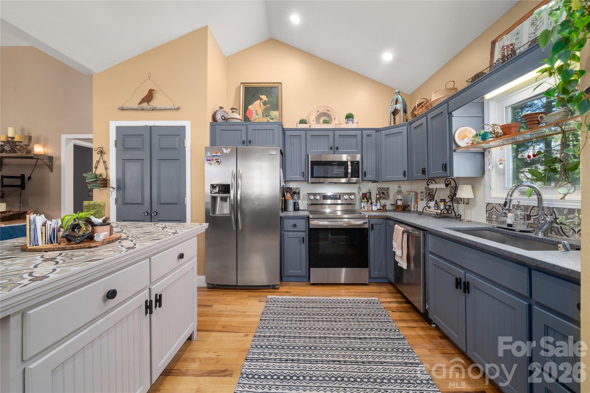 Single Family Residence at 40 Whipoorwill Way, Waynesville, photo 5 of 30