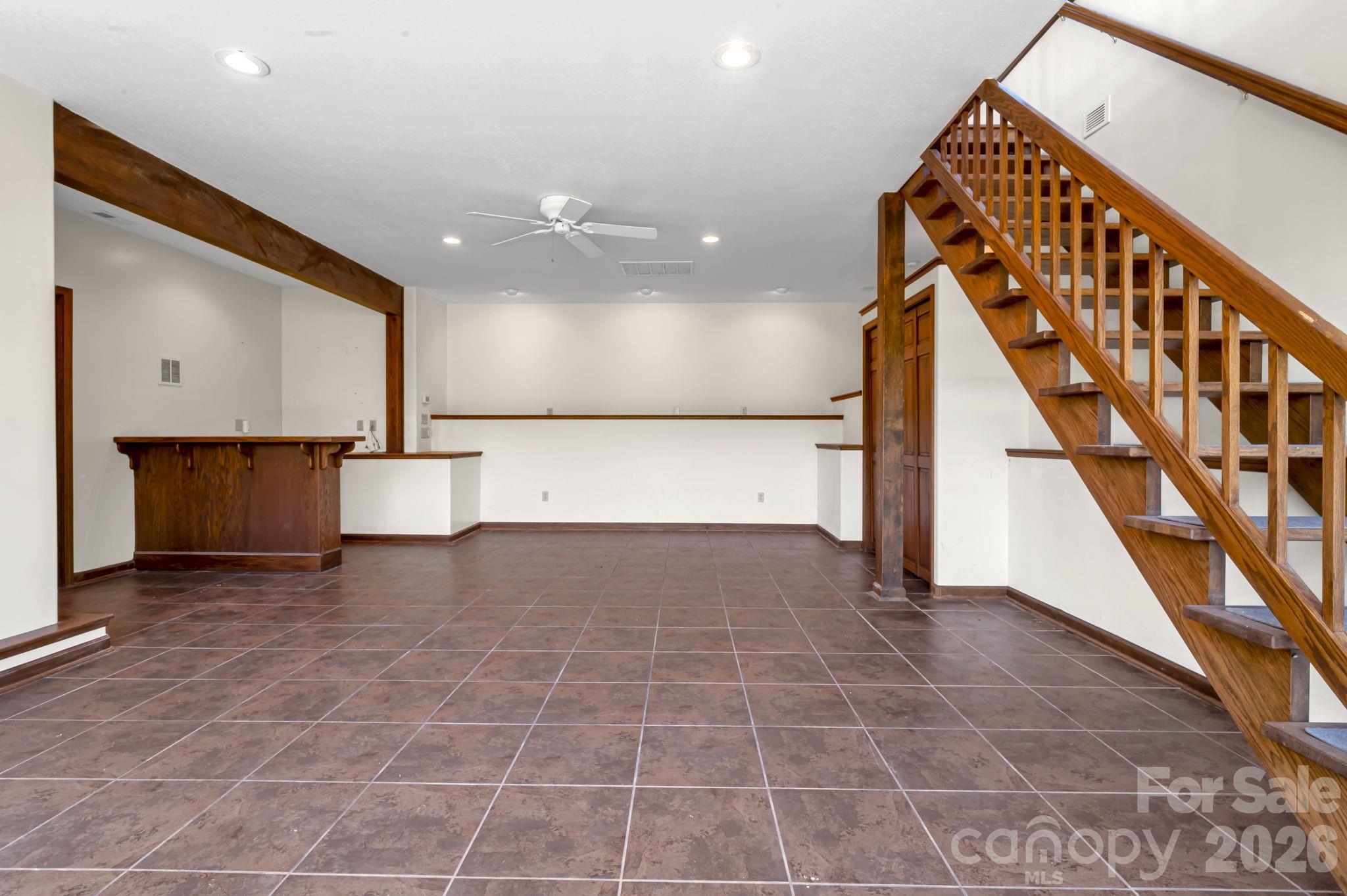 Large Flex Space - 3104 Cove Loop Road, Hendersonville
