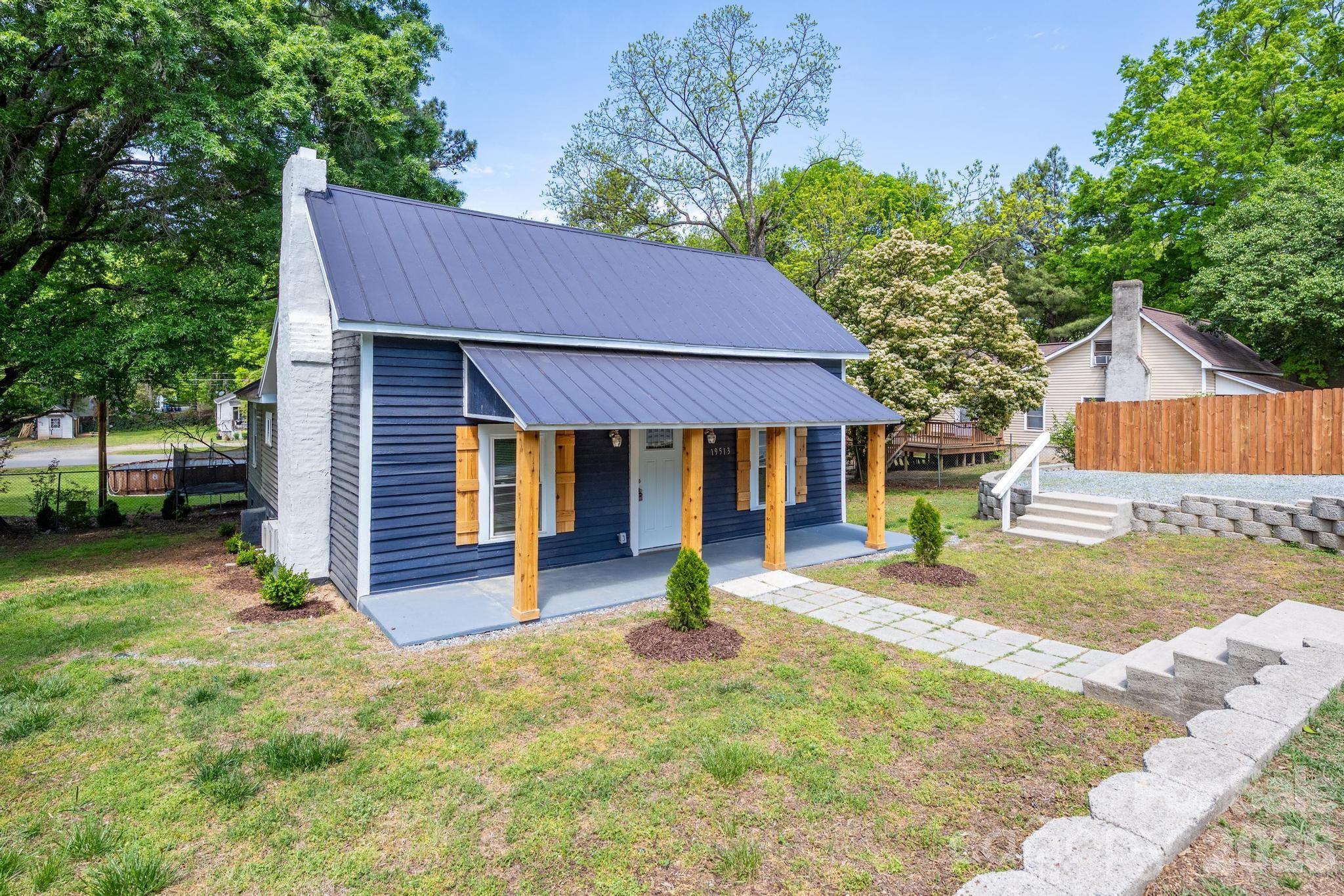 Metal Roof - 19513 Meridian Street, Cornelius