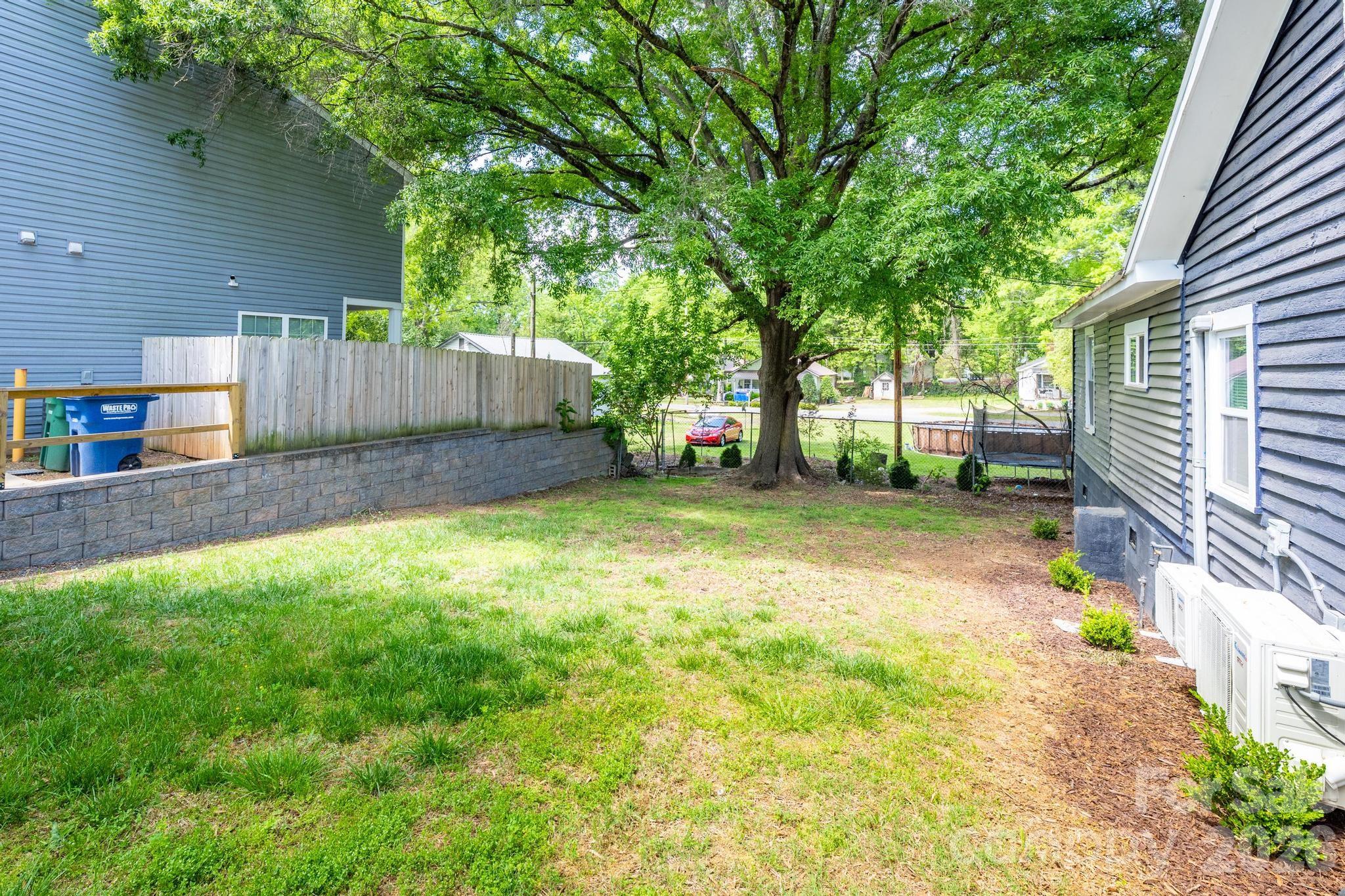 Side Yard - 19513 Meridian Street, Cornelius
