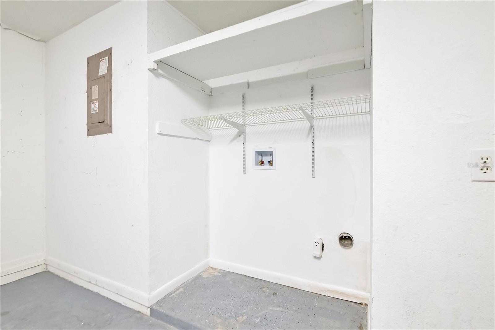 Laundry Hook up in Garage - 370 N LAKE AVE, APOPKA