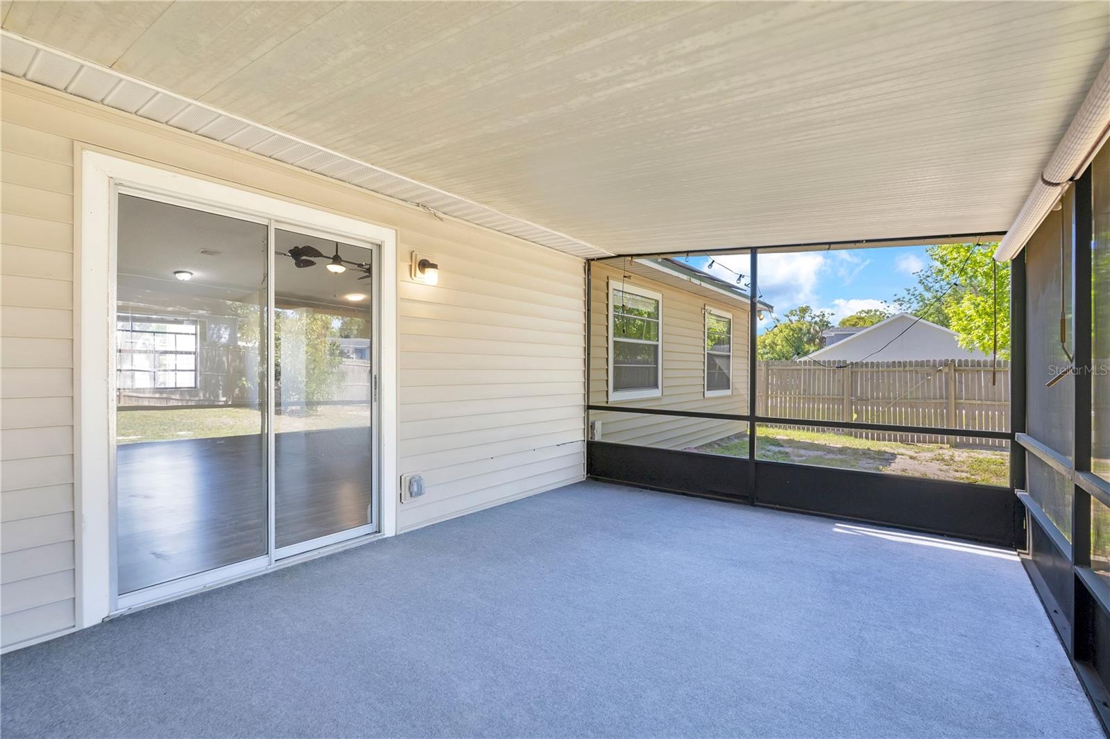 Screened Back Patio - 370 N LAKE AVE, APOPKA