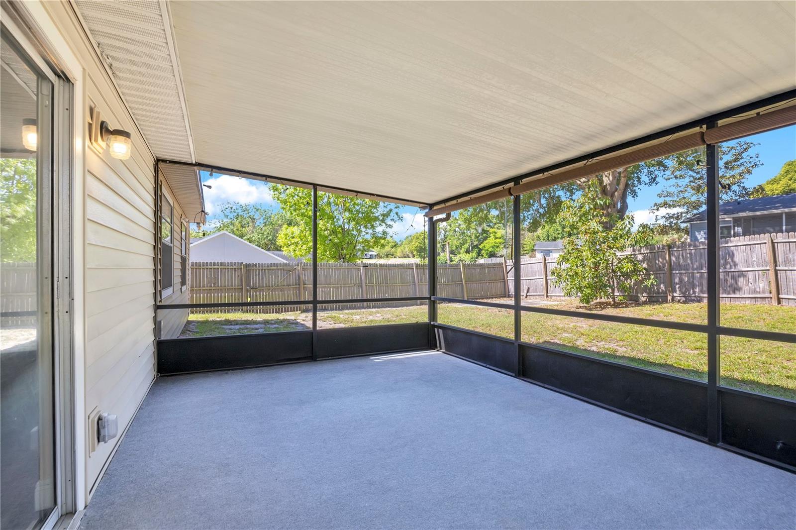 Screened Back Patio - 370 N LAKE AVE, APOPKA