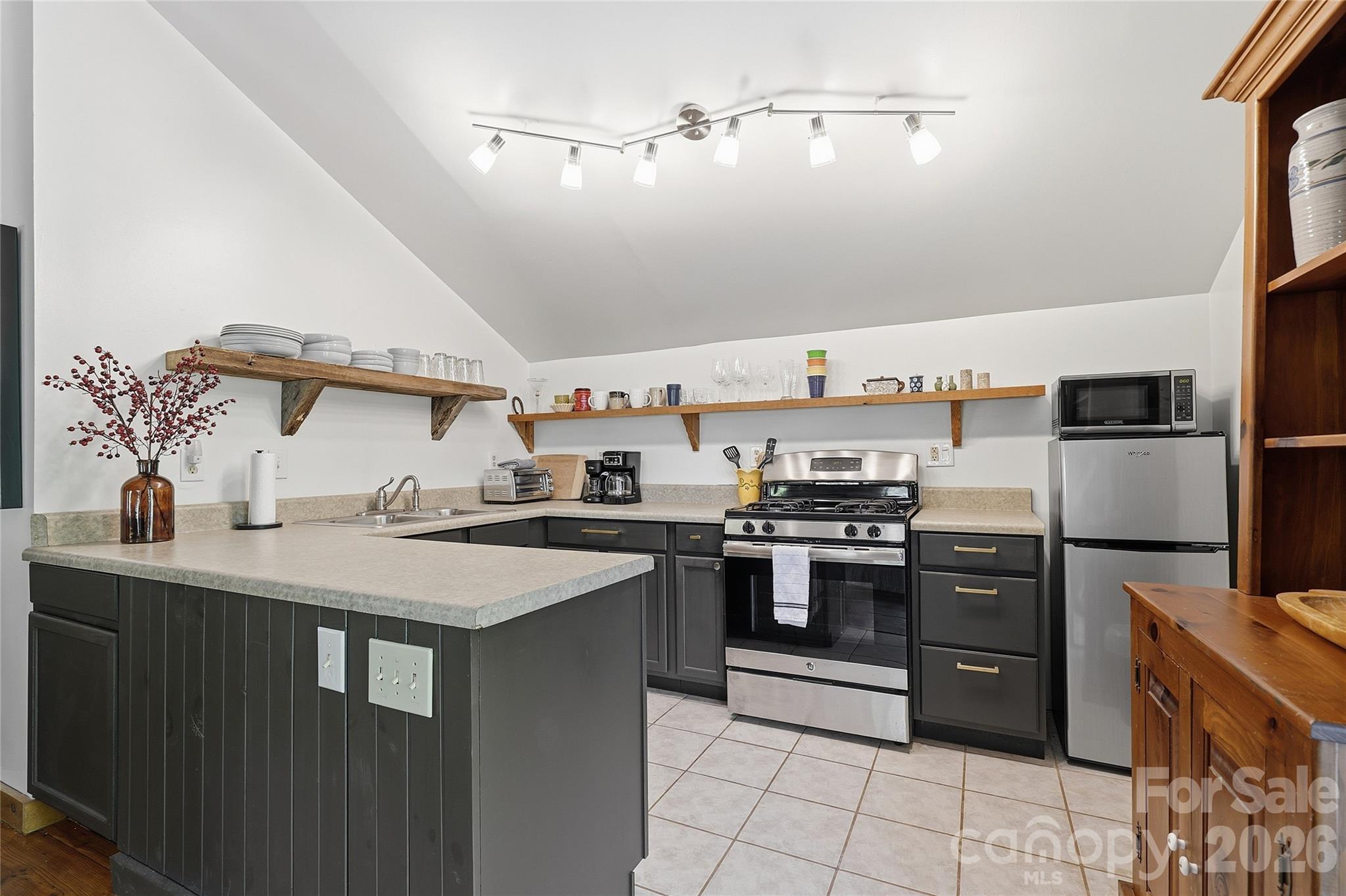 2nd Qtr Kitchen - 723 N Highland Road, Mill Spring