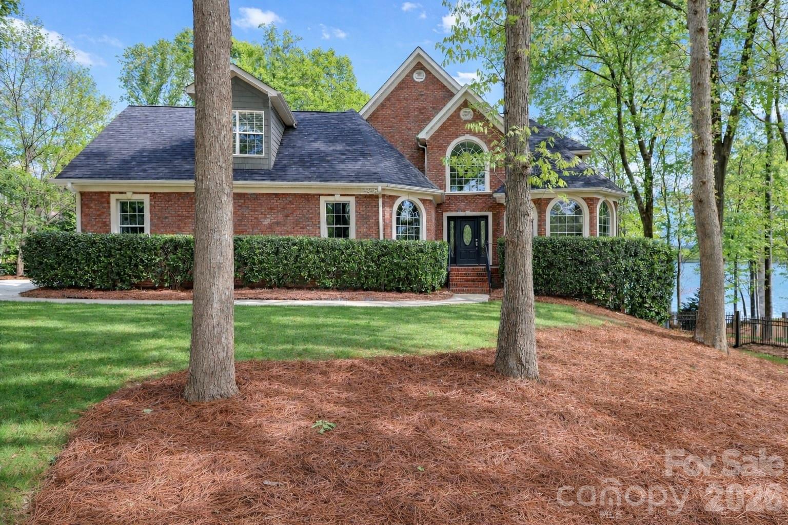 Stunning Waterfront Home in Pinnacle Shores - 119 Shelter Cove Lane, Mooresville