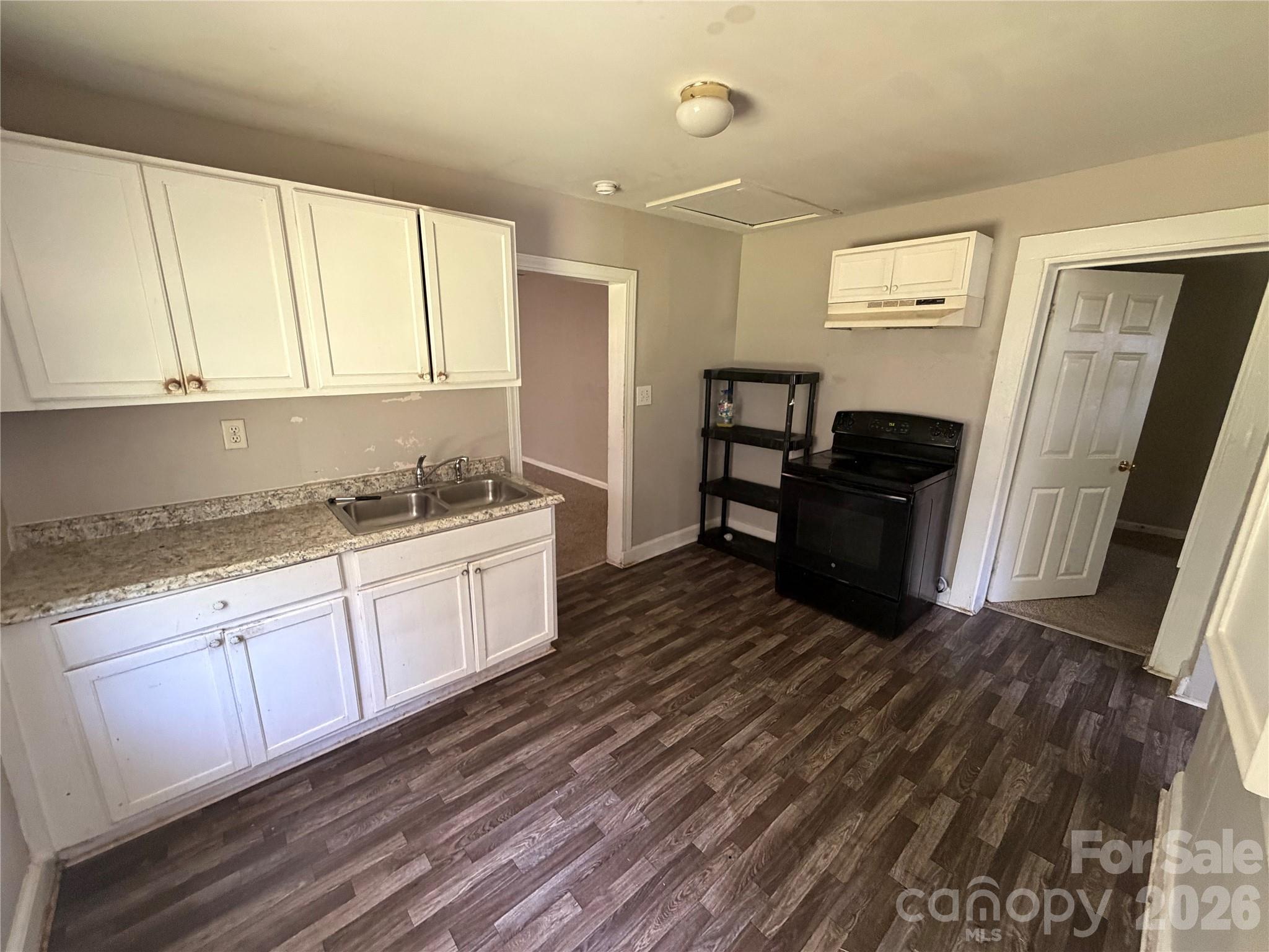 Single Family Residence at 836 S Dalton Street, Gastonia, photo 4 of 14
