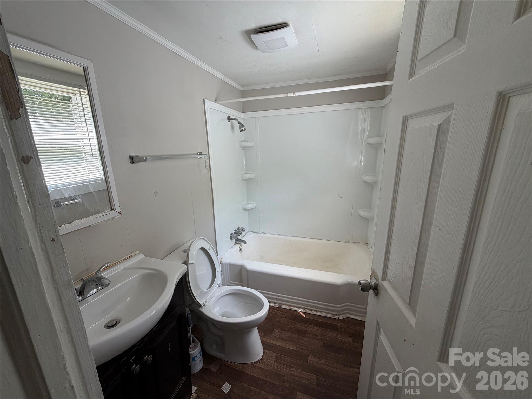 Single Family Residence at 836 S Dalton Street, Gastonia, photo 5 of 14