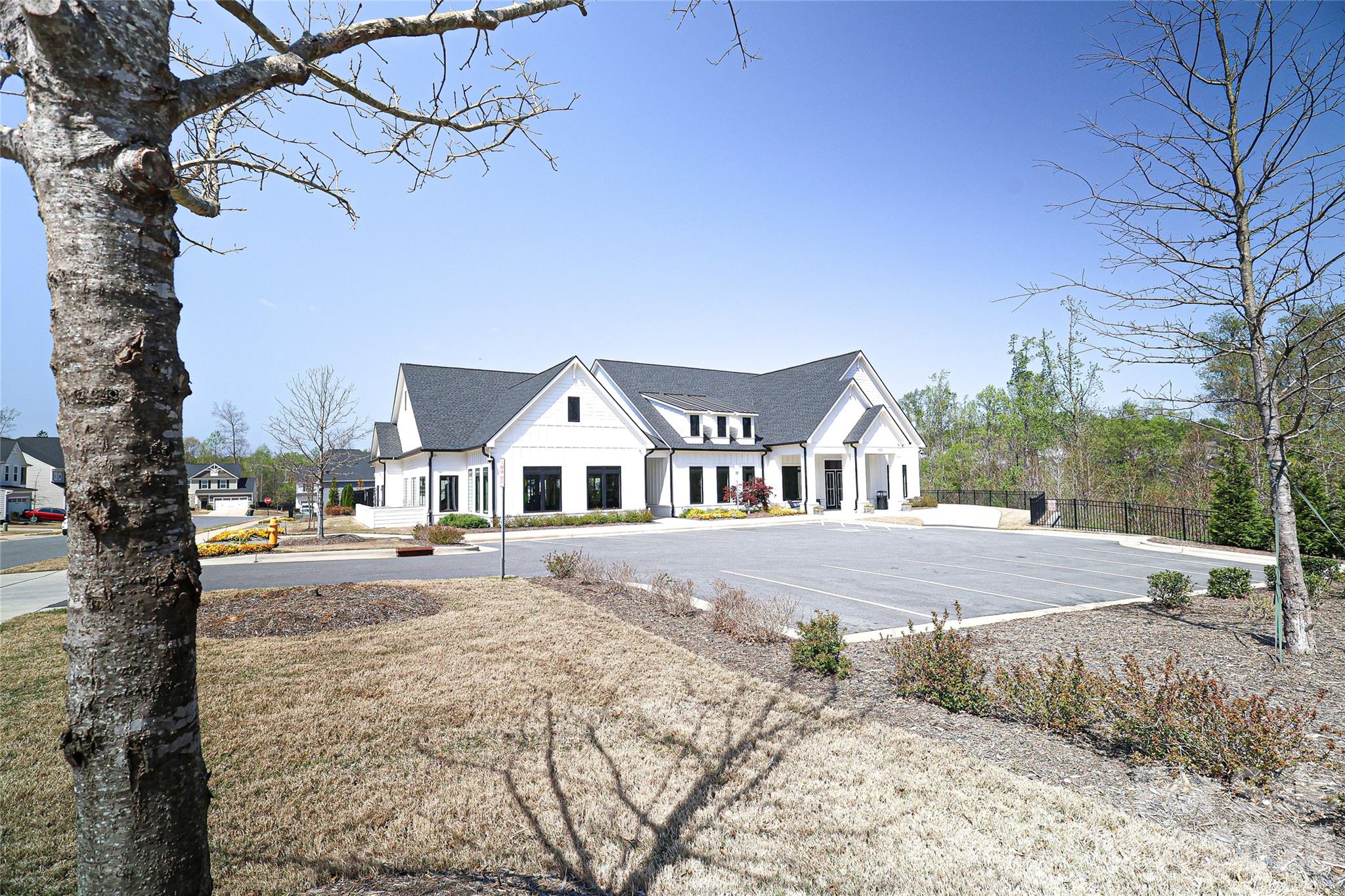 Single Family Residence at 5007 Twin River Drive, Denver, photo 14 of 44