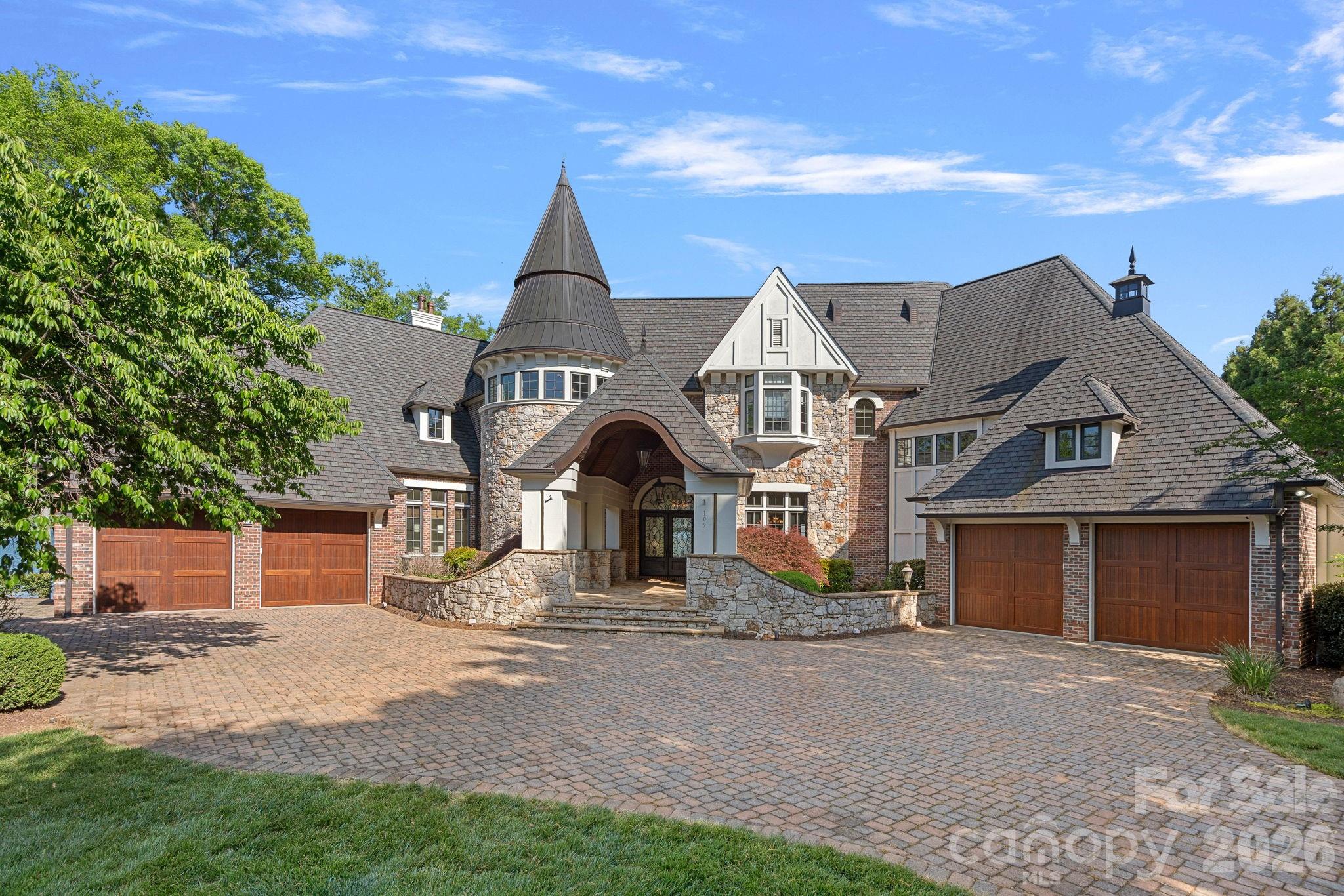 Single Family Residence at 109 Conway Court, Mooresville, photo 6 of 47