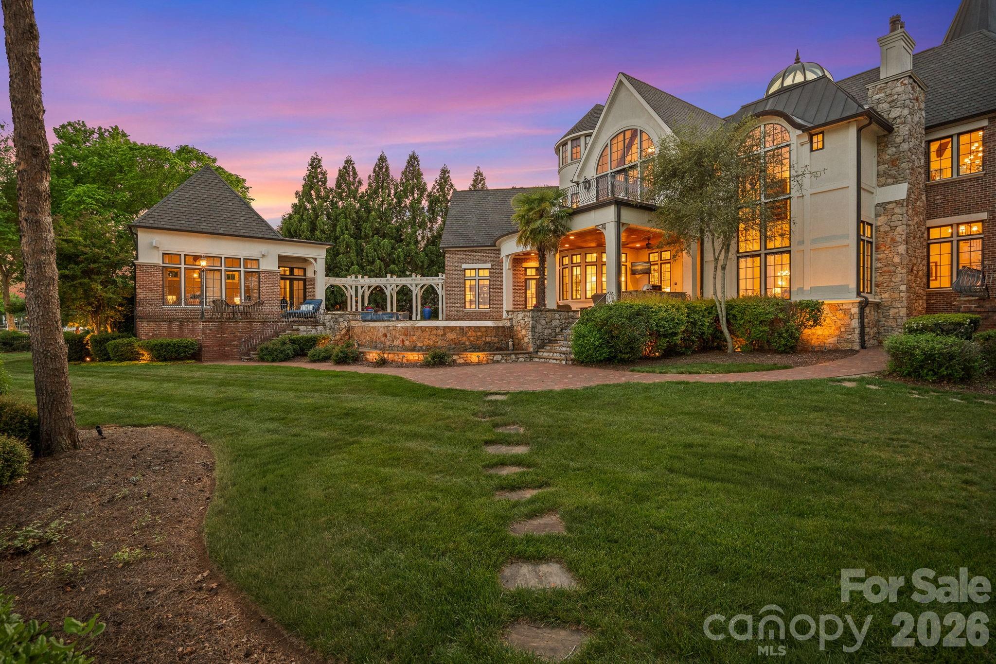 Single Family Residence at 109 Conway Court, Mooresville, photo 43 of 47