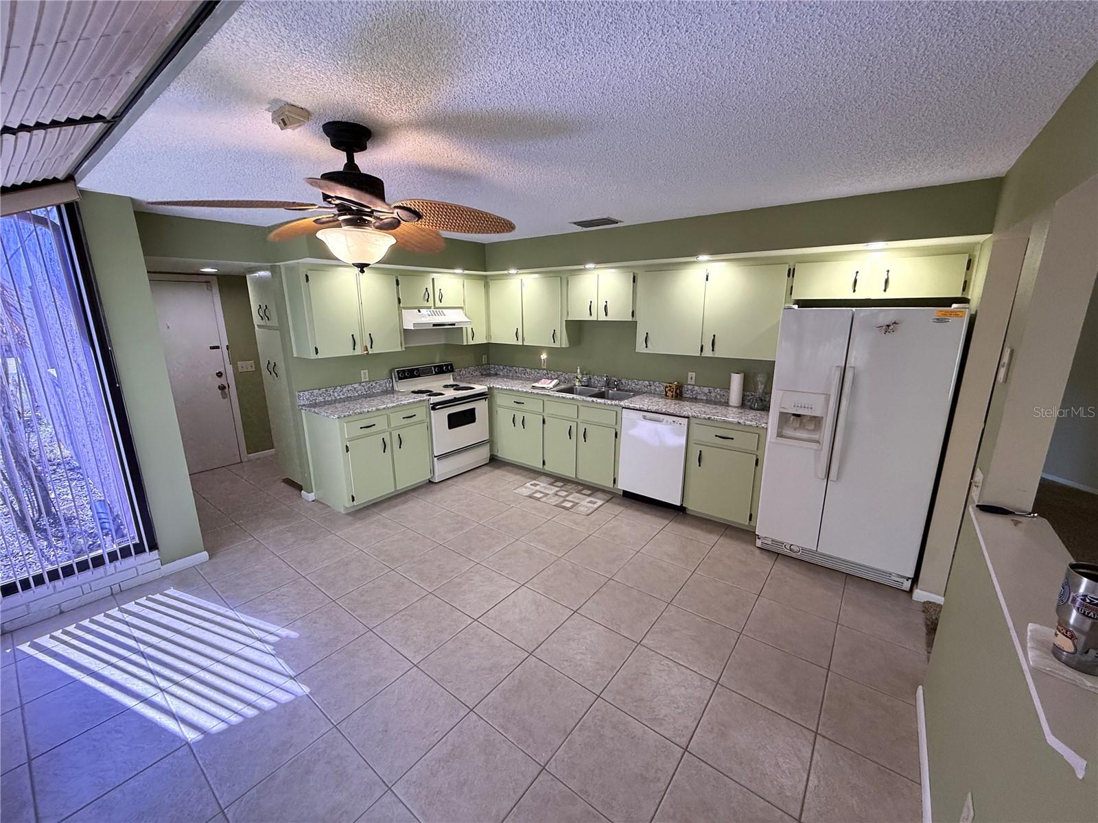 Kitchen - 3971 CYPRESS LNDG W, WINTER HAVEN