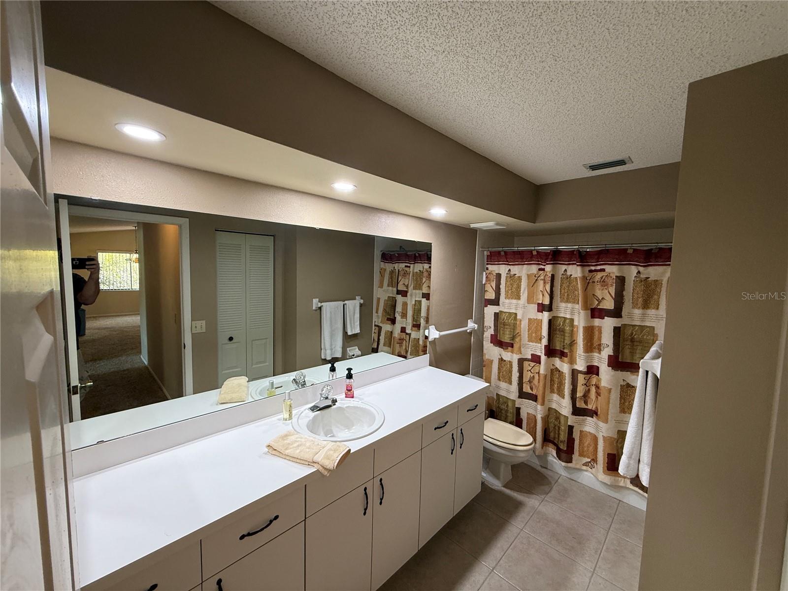 Guest bath - 3971 CYPRESS LNDG W, WINTER HAVEN