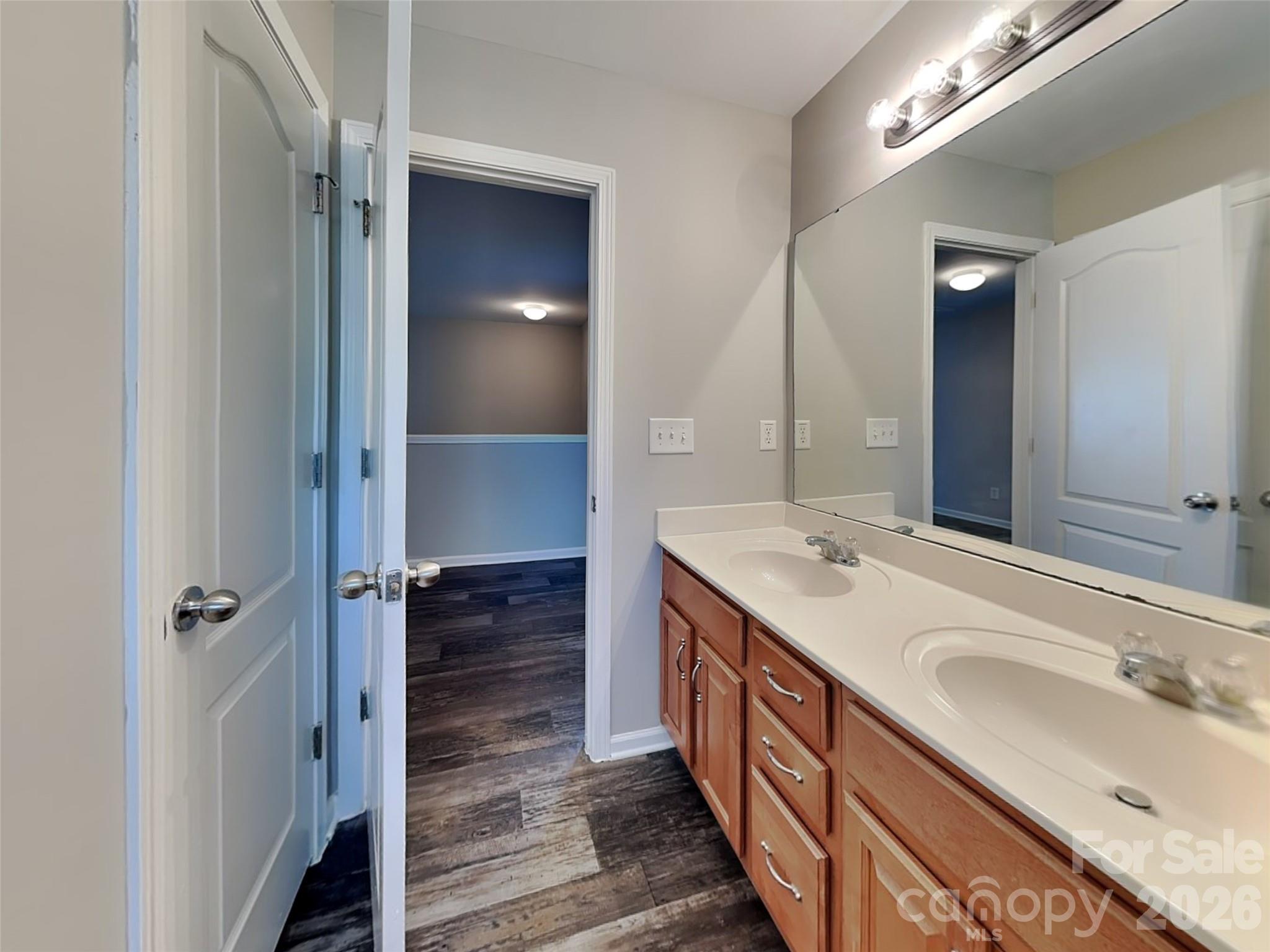 Upstairs full bathroom - 14415 Lyon Hill Lane, Huntersville