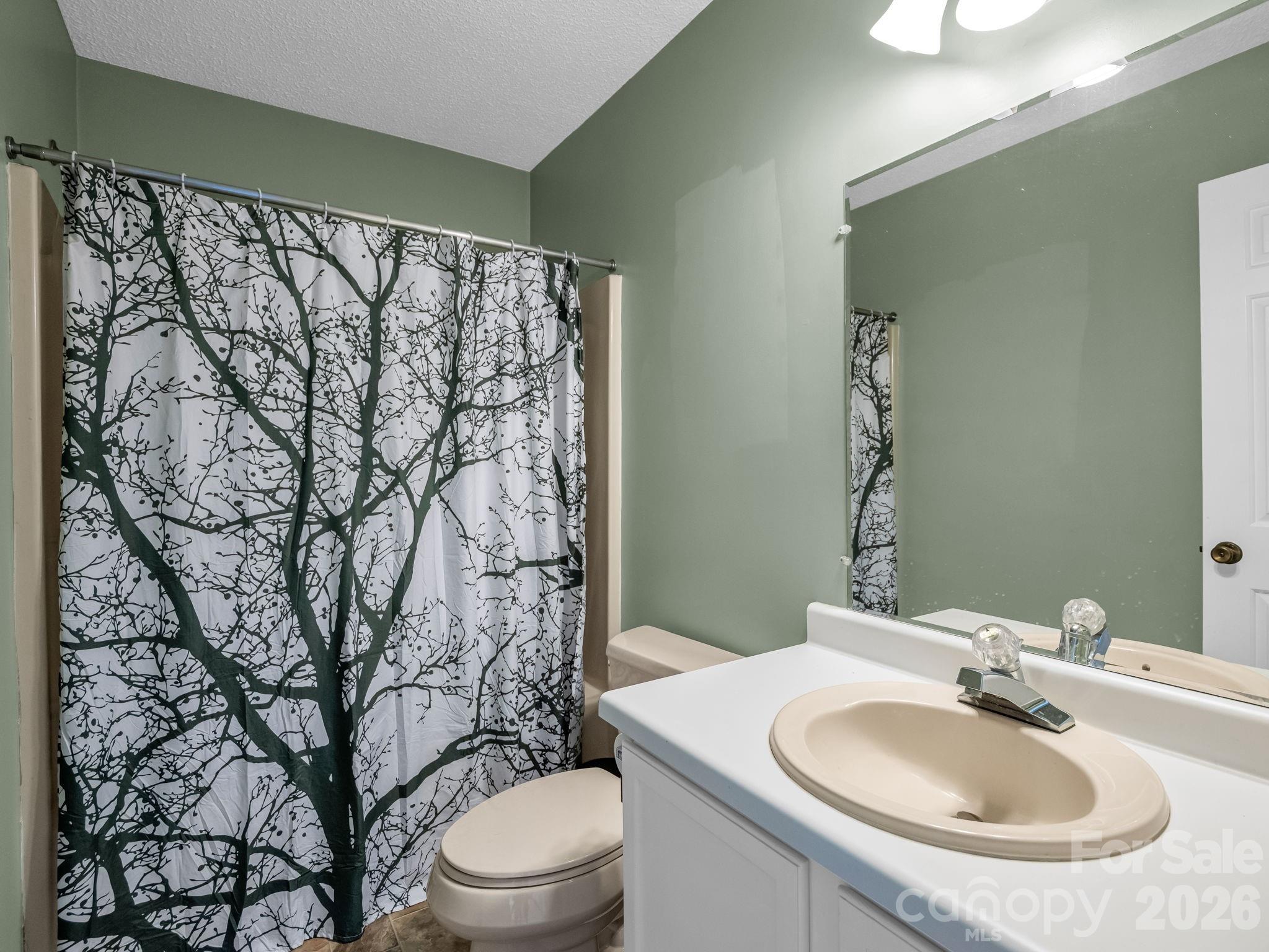 Primary Bathroom with tub/shower - 2881 White Oak Mountain Road, Columbus