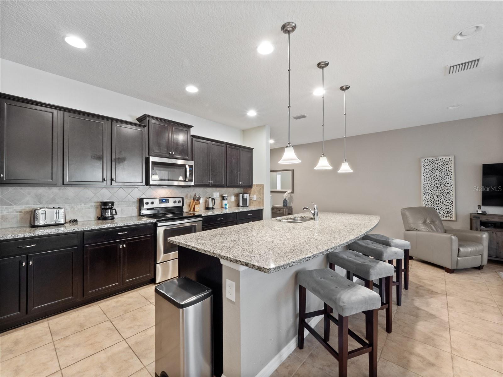 Townhouse at 8867 GENEVE CT, KISSIMMEE, photo 5 of 52