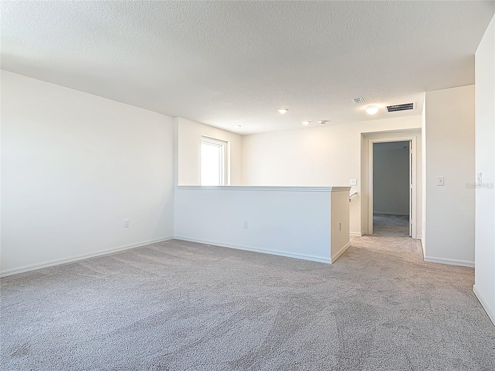Second floor ample loft space - 795 OVERPOOL AVE, DAVENPORT