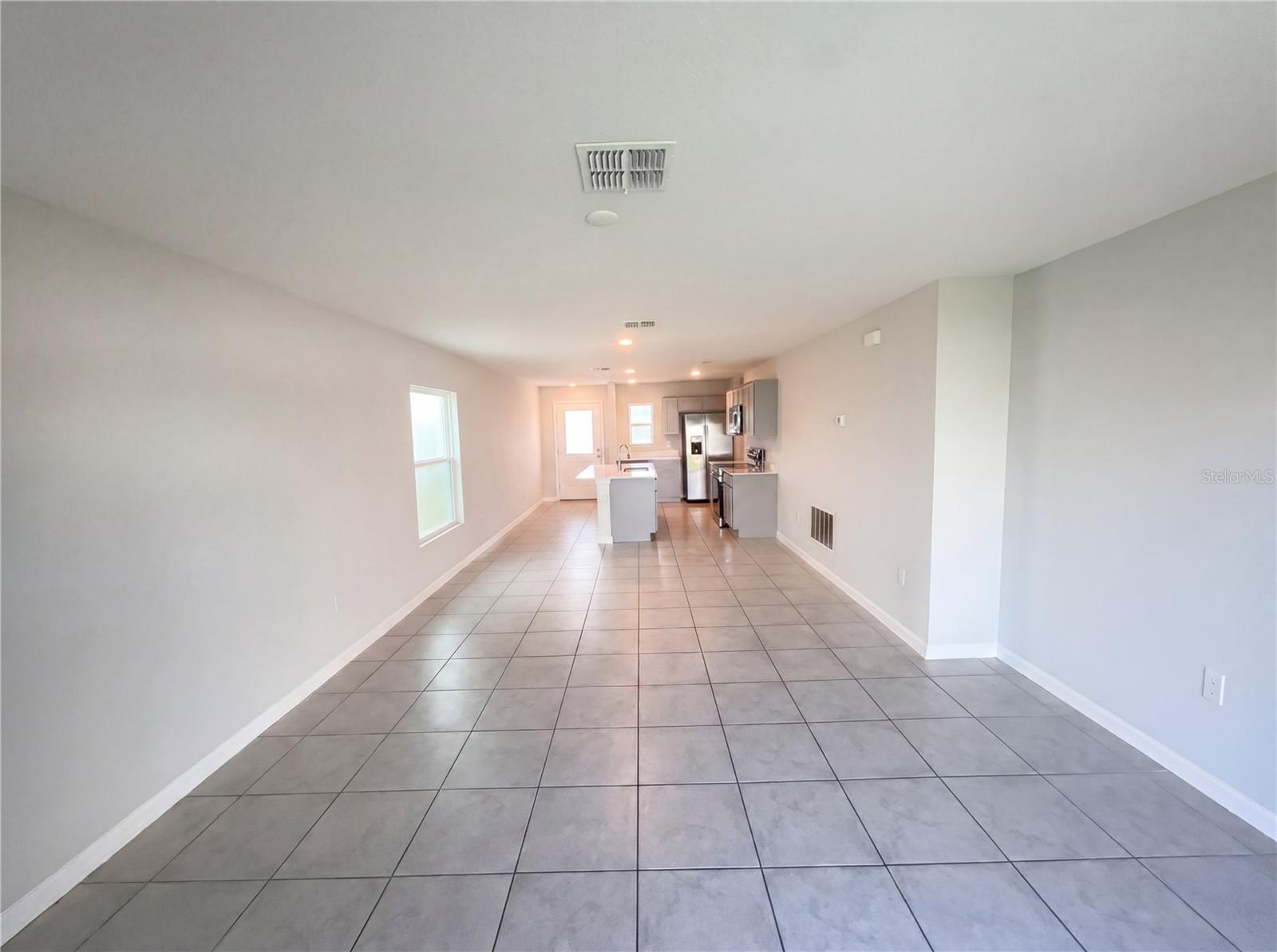 Single Family Residence at 4322 SUNNY CREEK PL, KISSIMMEE, photo 3 of 24