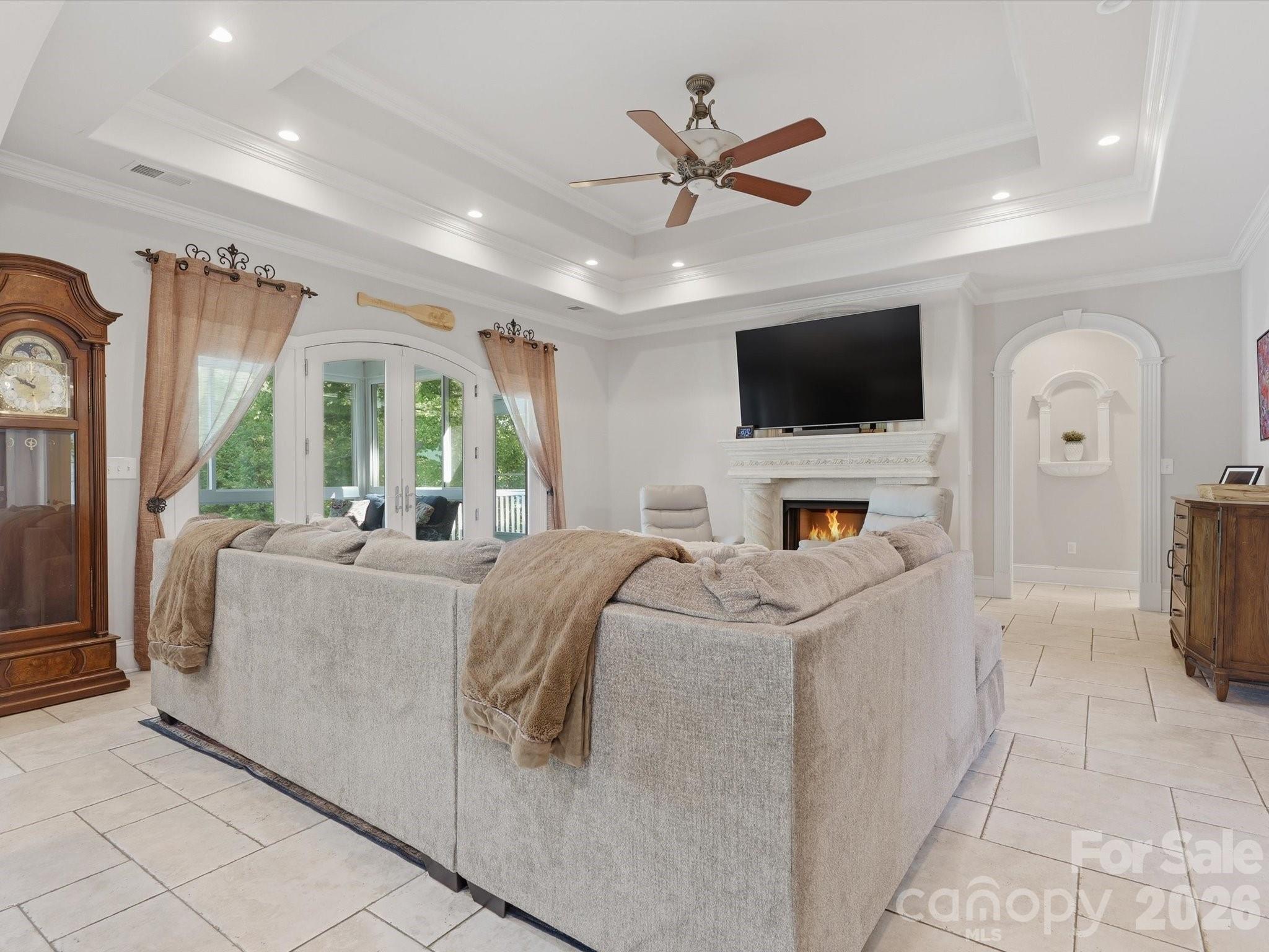 Single Family Residence at 154 Quail Hollow Drive, Kings Mountain, photo 7 of 46