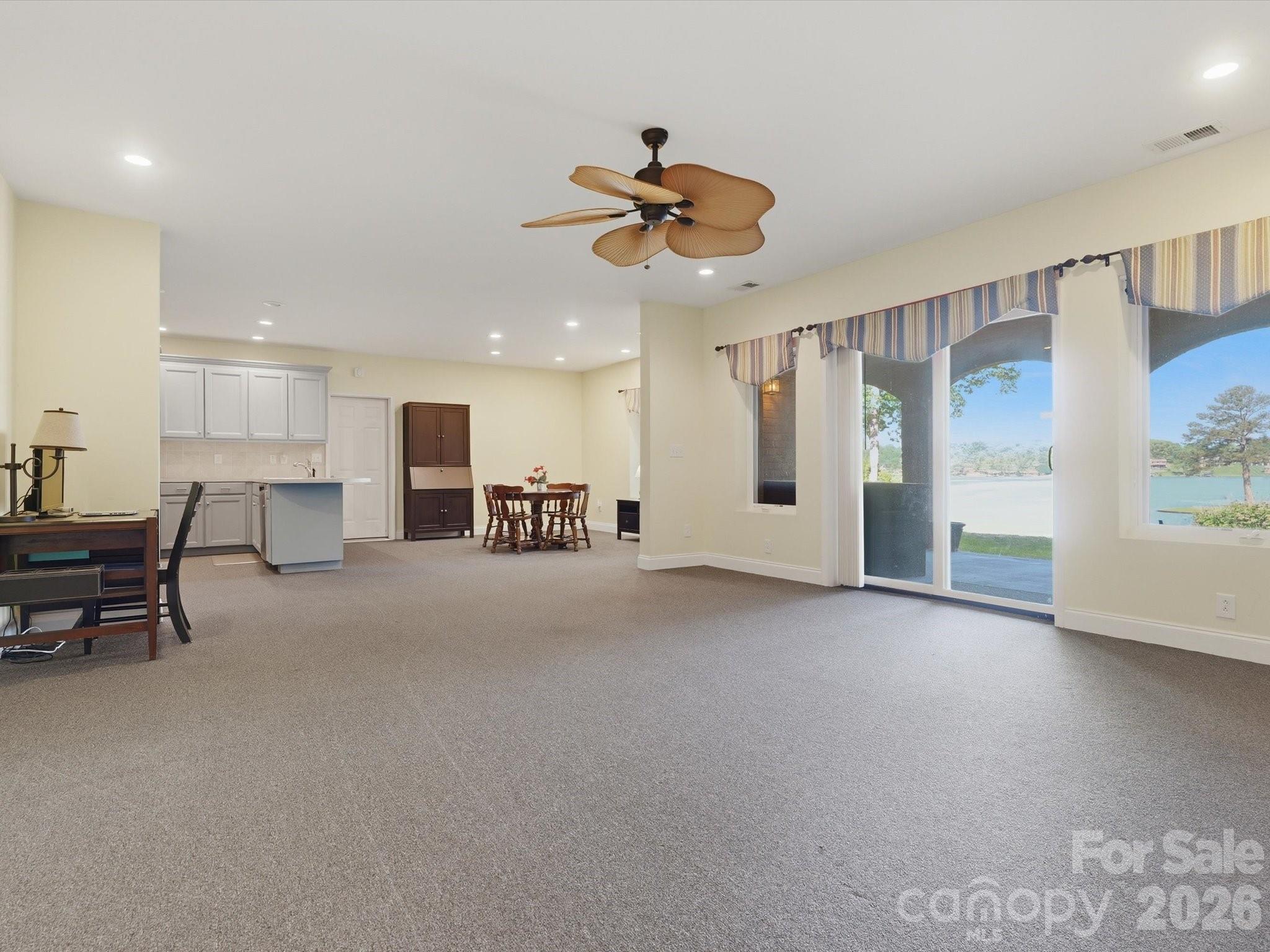 Single Family Residence at 154 Quail Hollow Drive, Kings Mountain, photo 30 of 46