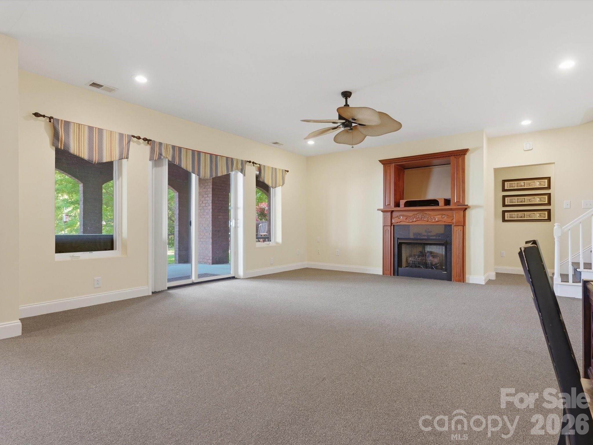 Single Family Residence at 154 Quail Hollow Drive, Kings Mountain, photo 31 of 46