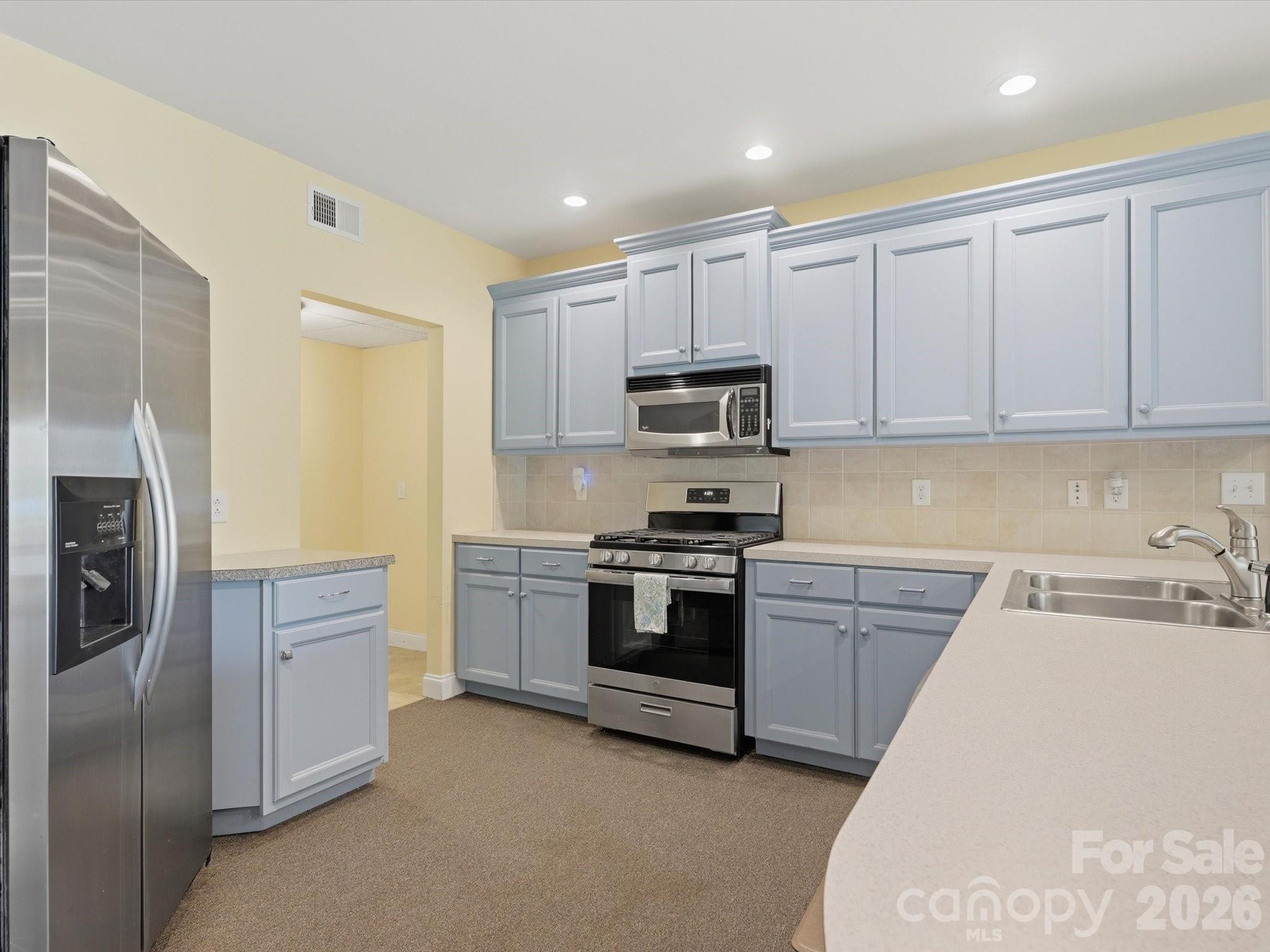 Single Family Residence at 154 Quail Hollow Drive, Kings Mountain, photo 34 of 46