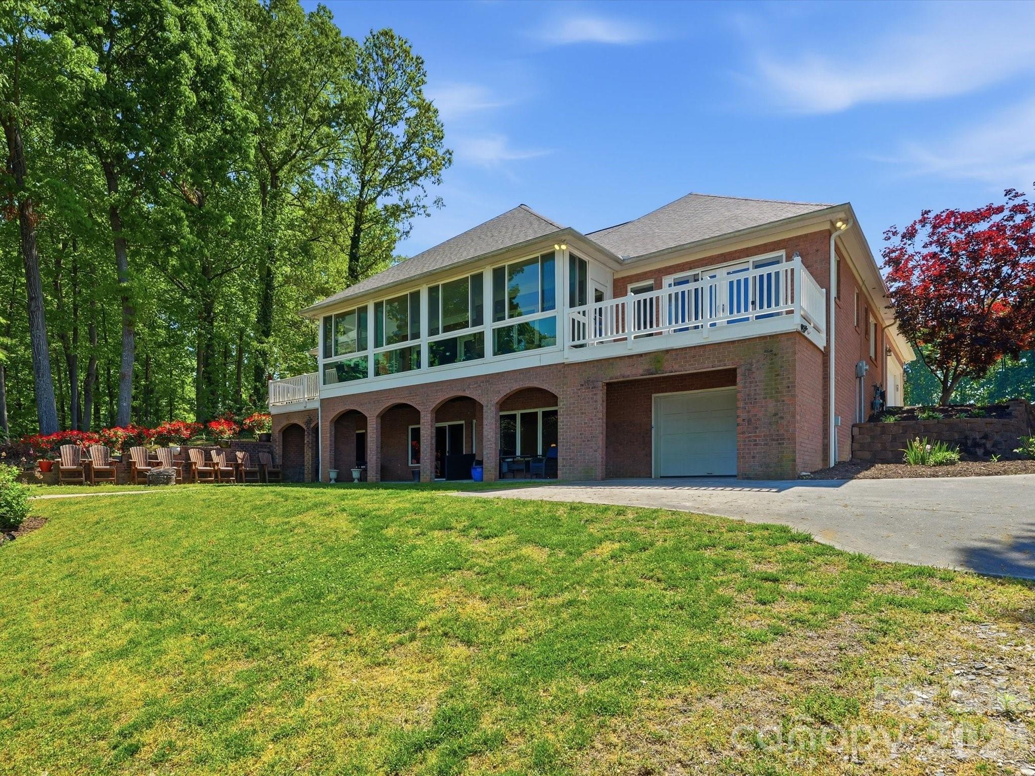 Single Family Residence at 154 Quail Hollow Drive, Kings Mountain, photo 37 of 46