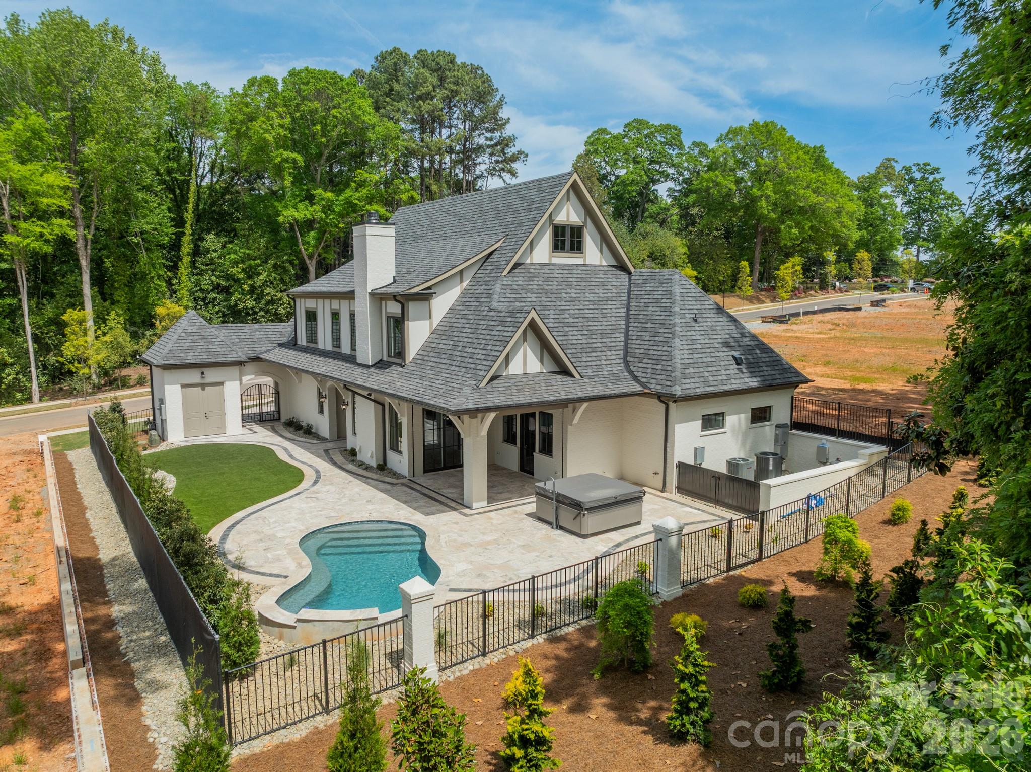 Single Family Residence at 525 Winding Way, Belmont, photo 8 of 45