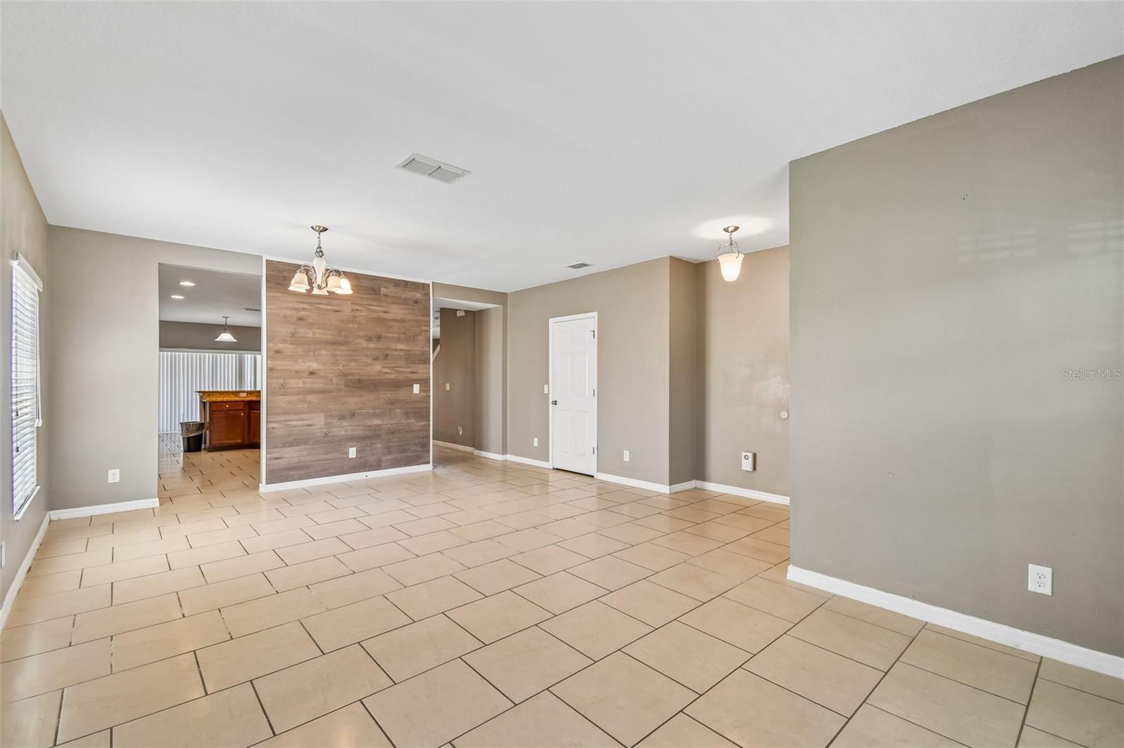 Single Family Residence at 260 WILLIAMSON DR, DAVENPORT, photo 10 of 85