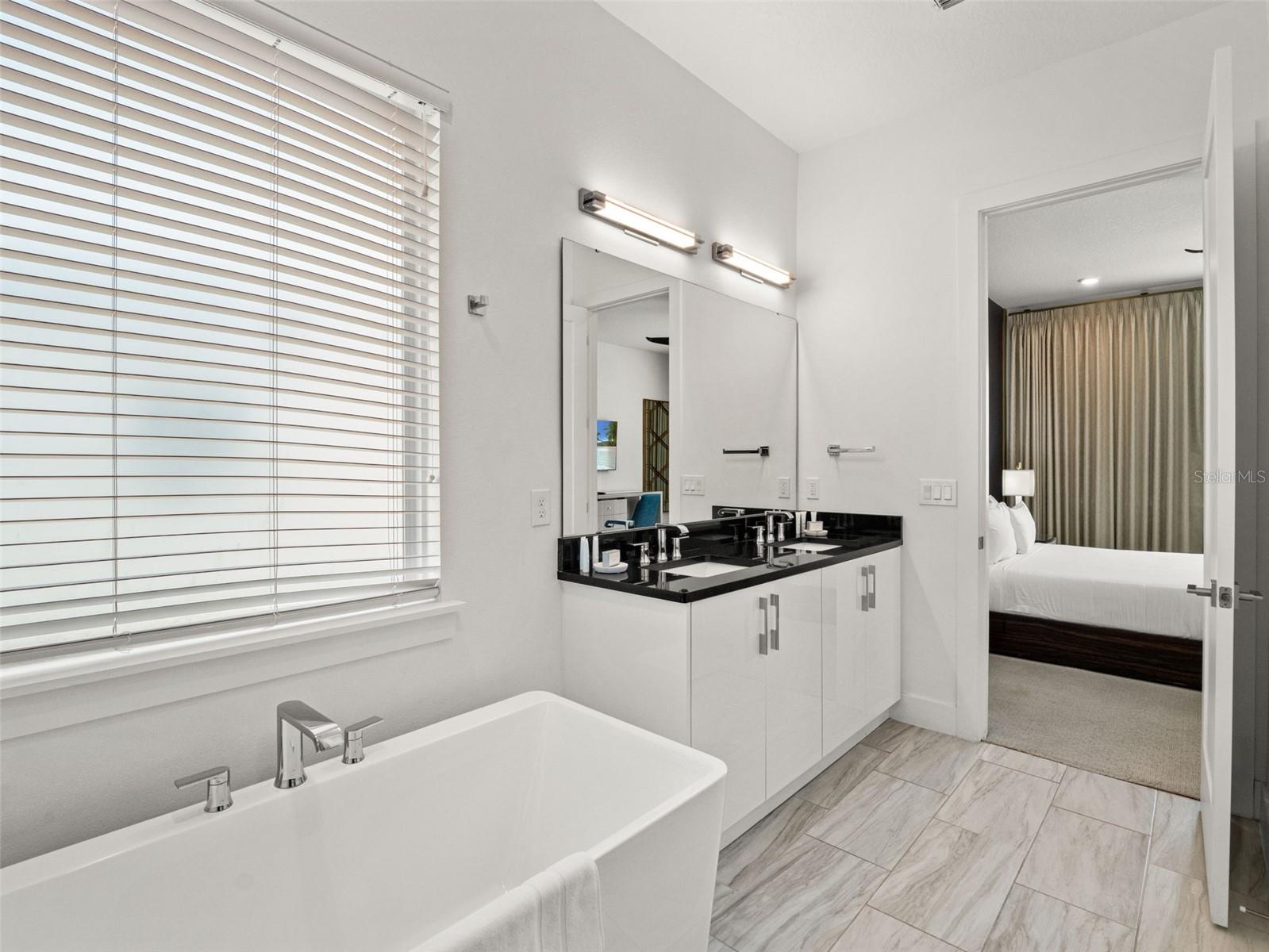 Primary En-suite - 2021 OAK CREEK LOOP, DAVENPORT