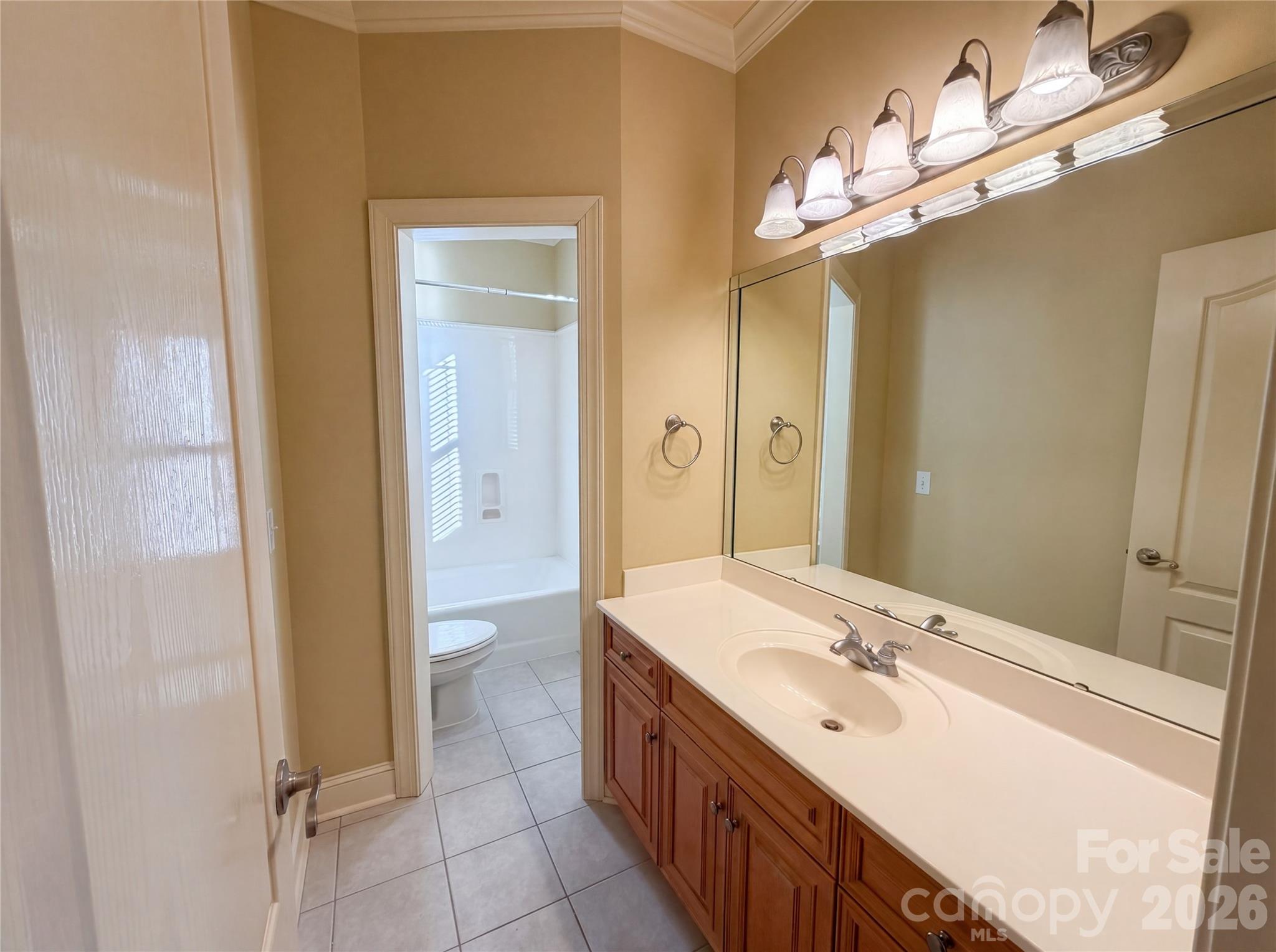 Single Family Residence at 142 Canterbury Crossing, Fort Mill, photo 14 of 29