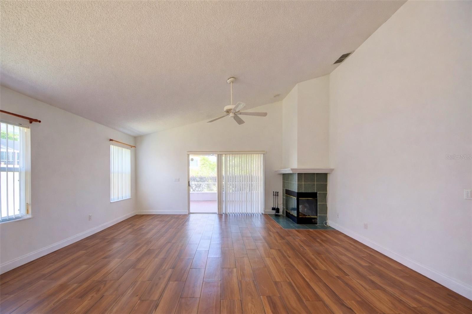 Single Family Residence at 635 ROCHESTER LOOP, DAVENPORT, photo 5 of 37