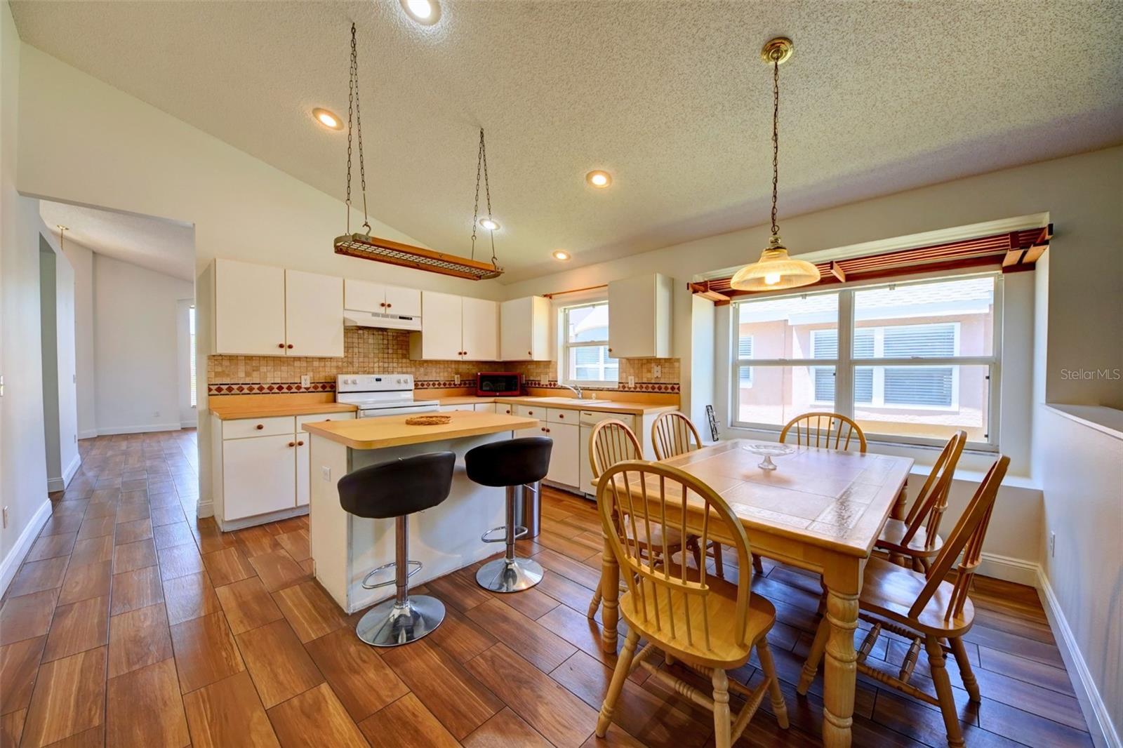 Single Family Residence at 635 ROCHESTER LOOP, DAVENPORT, photo 7 of 37