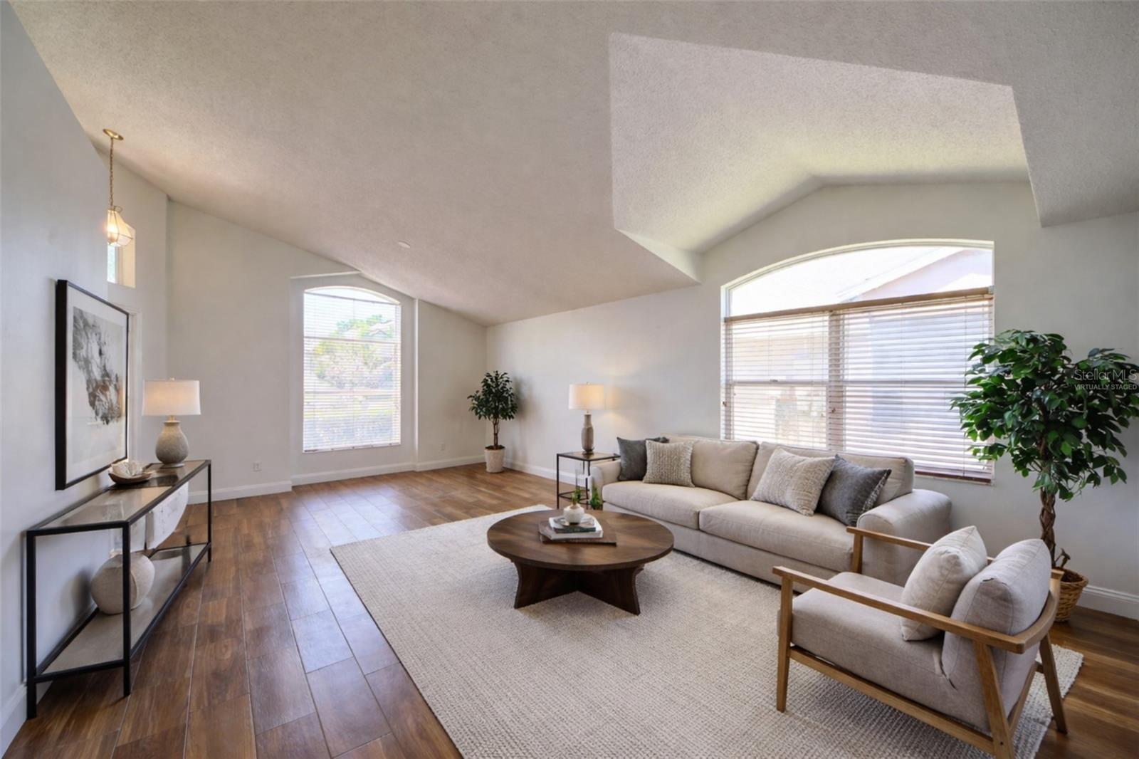 Virtually Staged - 635 ROCHESTER LOOP, DAVENPORT