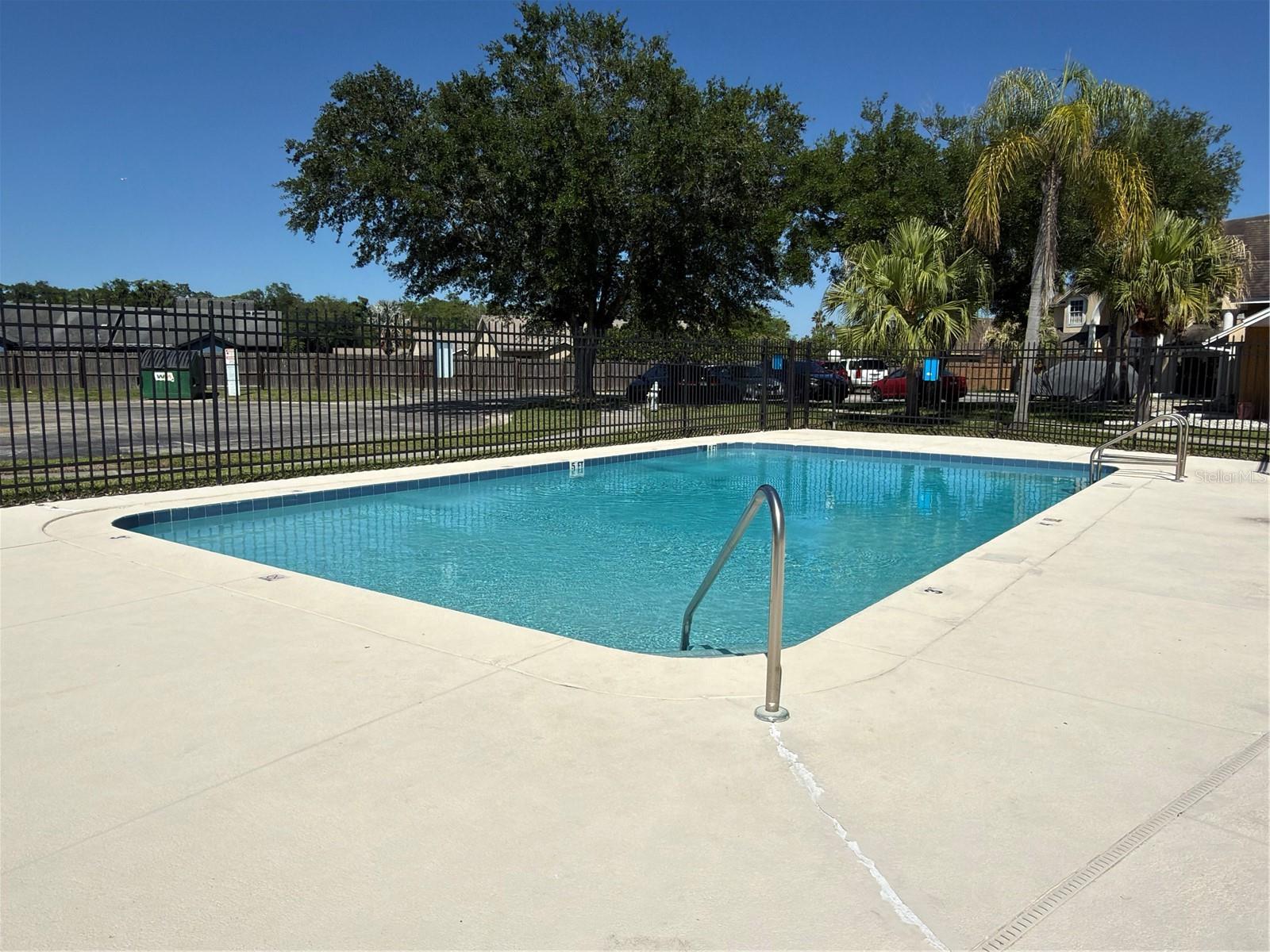 community pool - 3136 ENCLAVE CT, KISSIMMEE