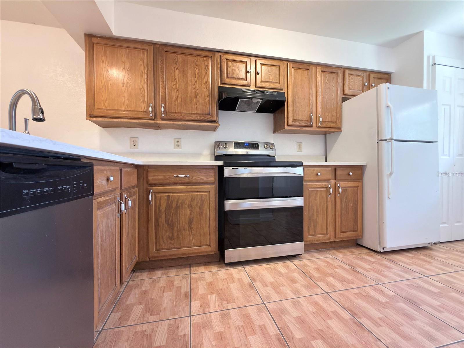 kitchen - 3136 ENCLAVE CT, KISSIMMEE