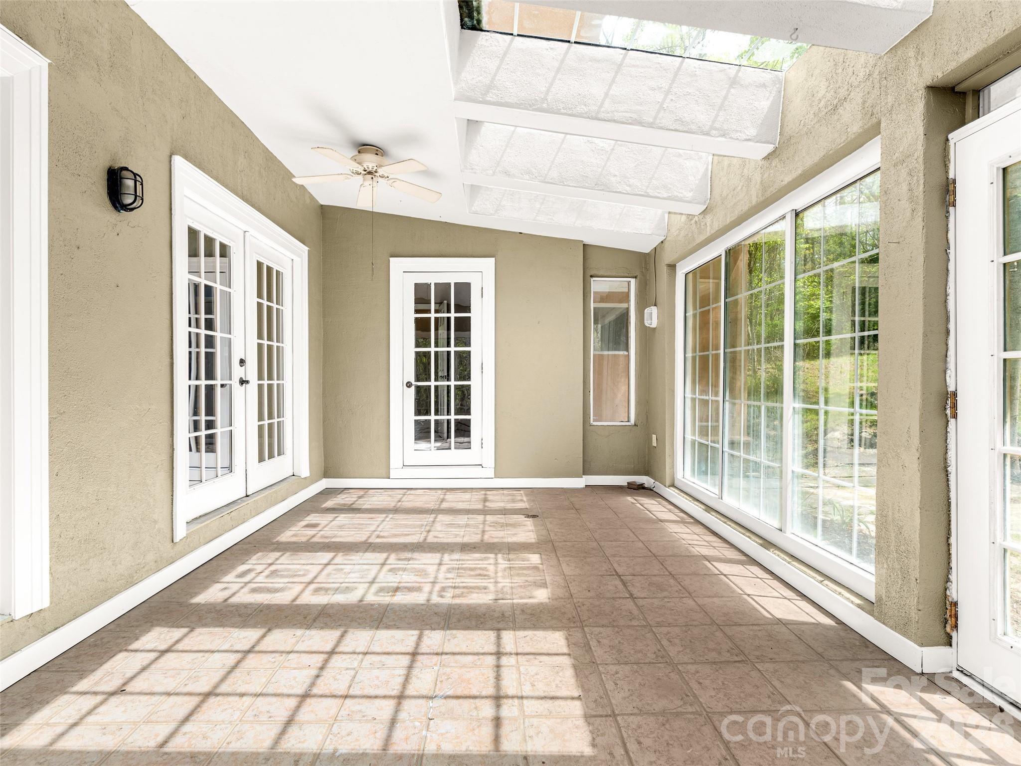 Single Family Residence at 76 Raven Rock Lane, Marshall, photo 23 of 40
