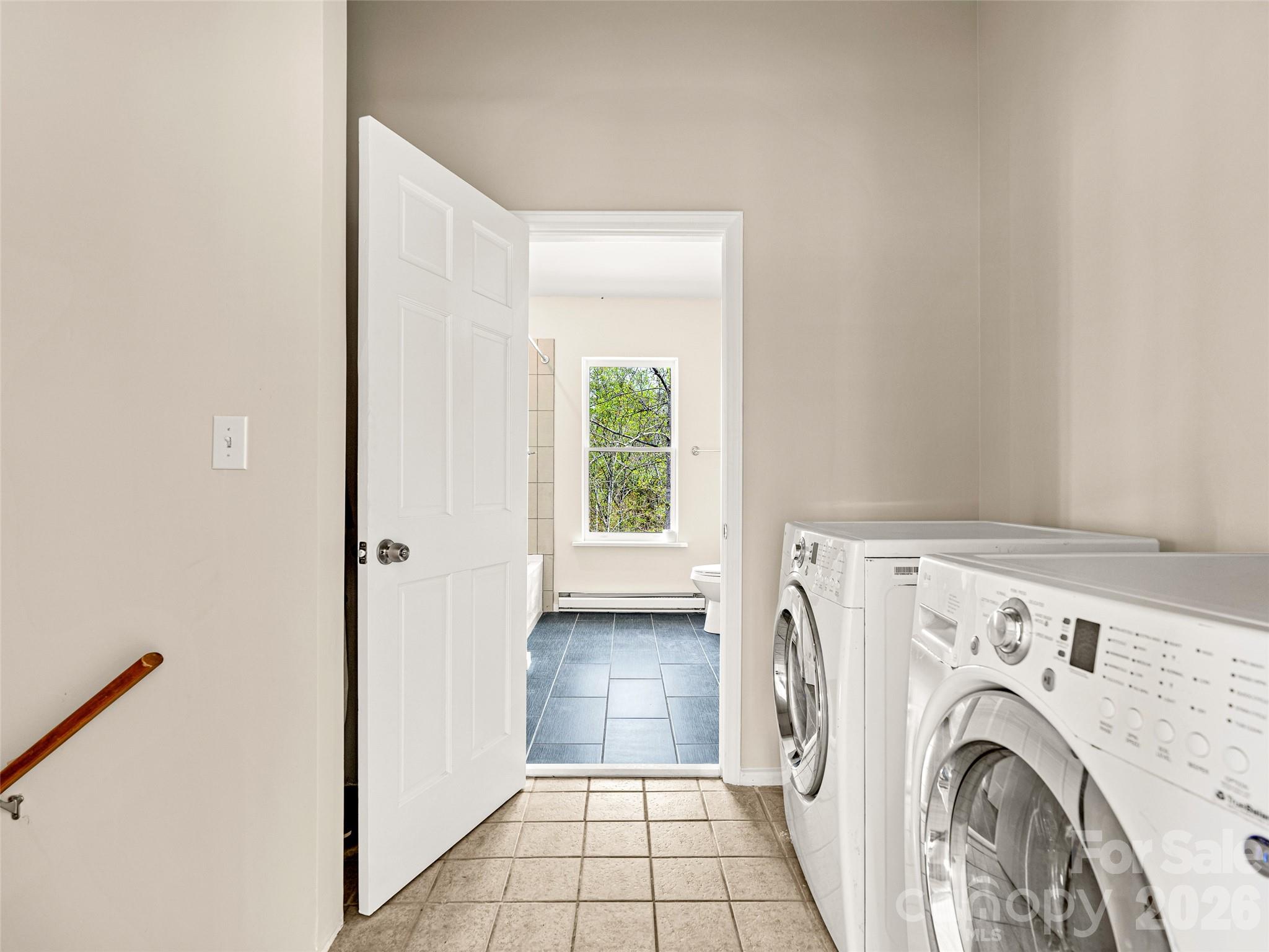 Main level laundry - 76 Raven Rock Lane, Marshall