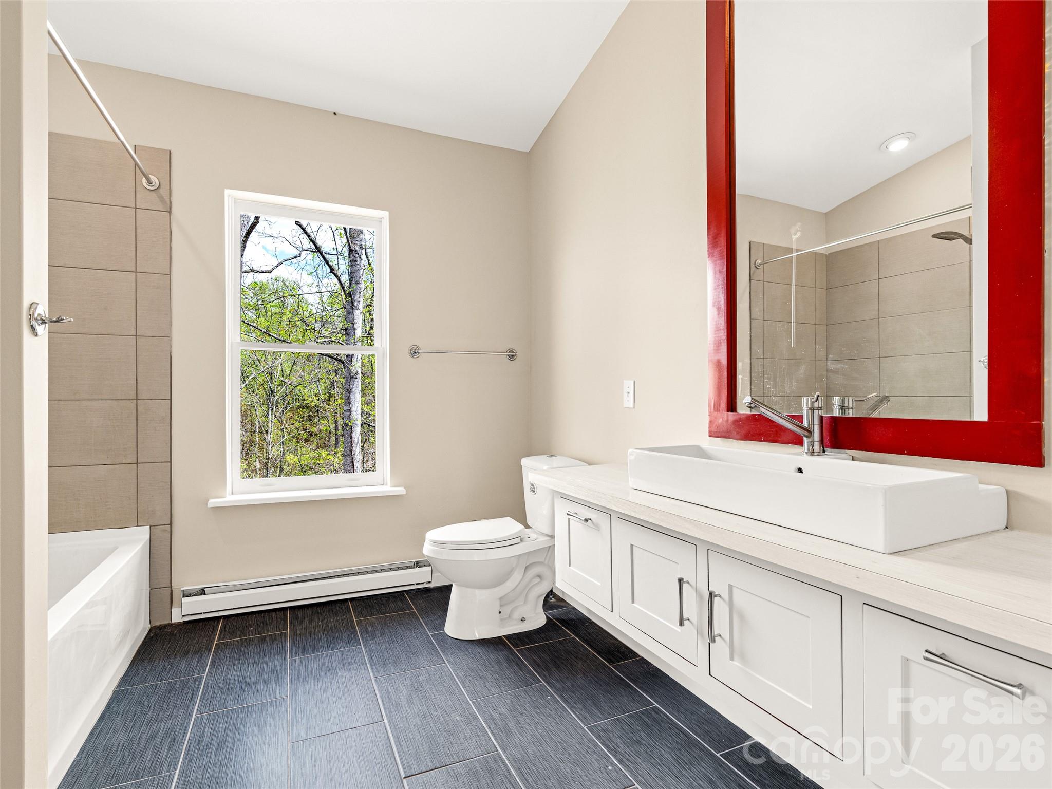 Main level full bath. - 76 Raven Rock Lane, Marshall