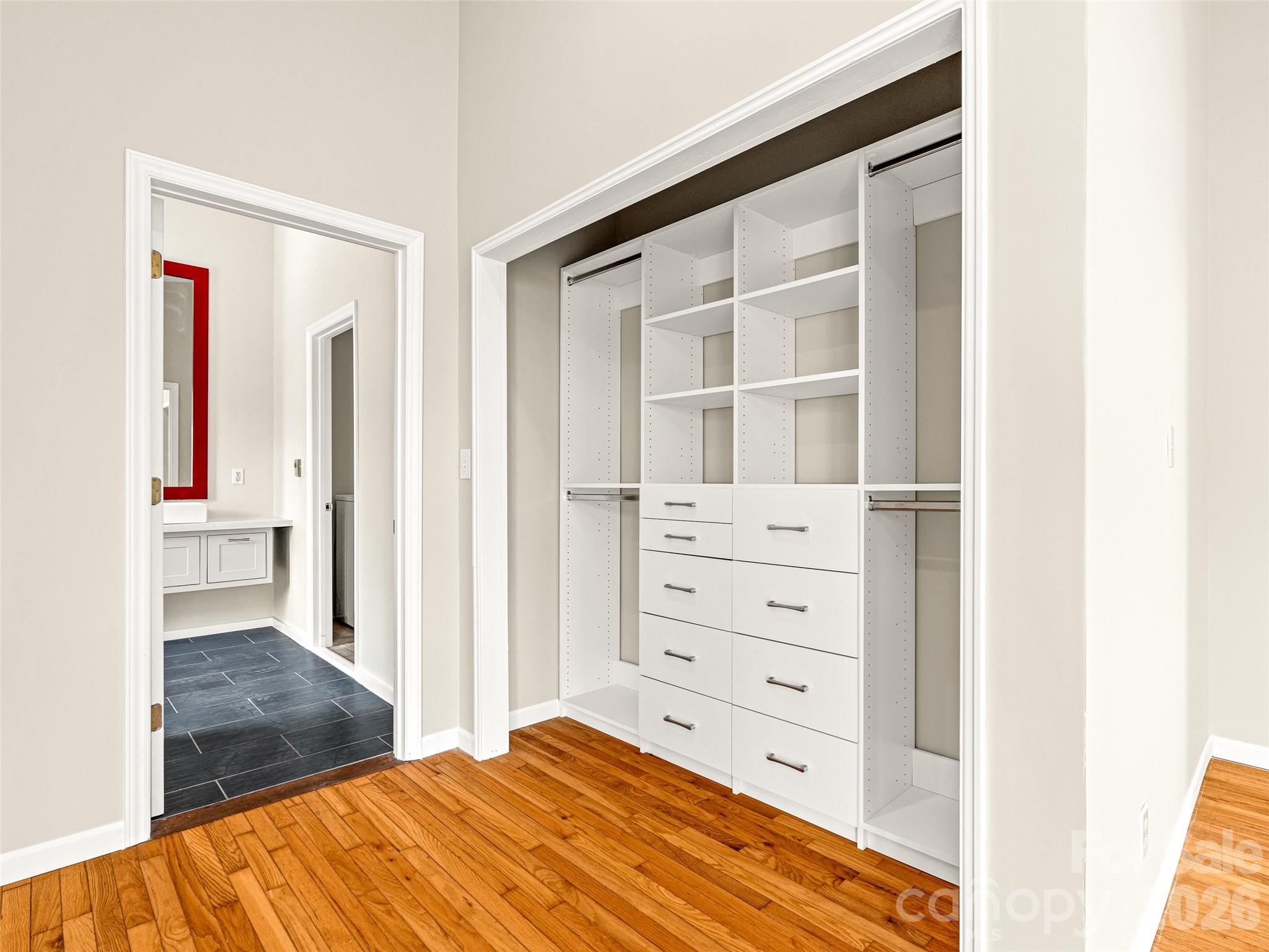 Custom closet system. - 76 Raven Rock Lane, Marshall