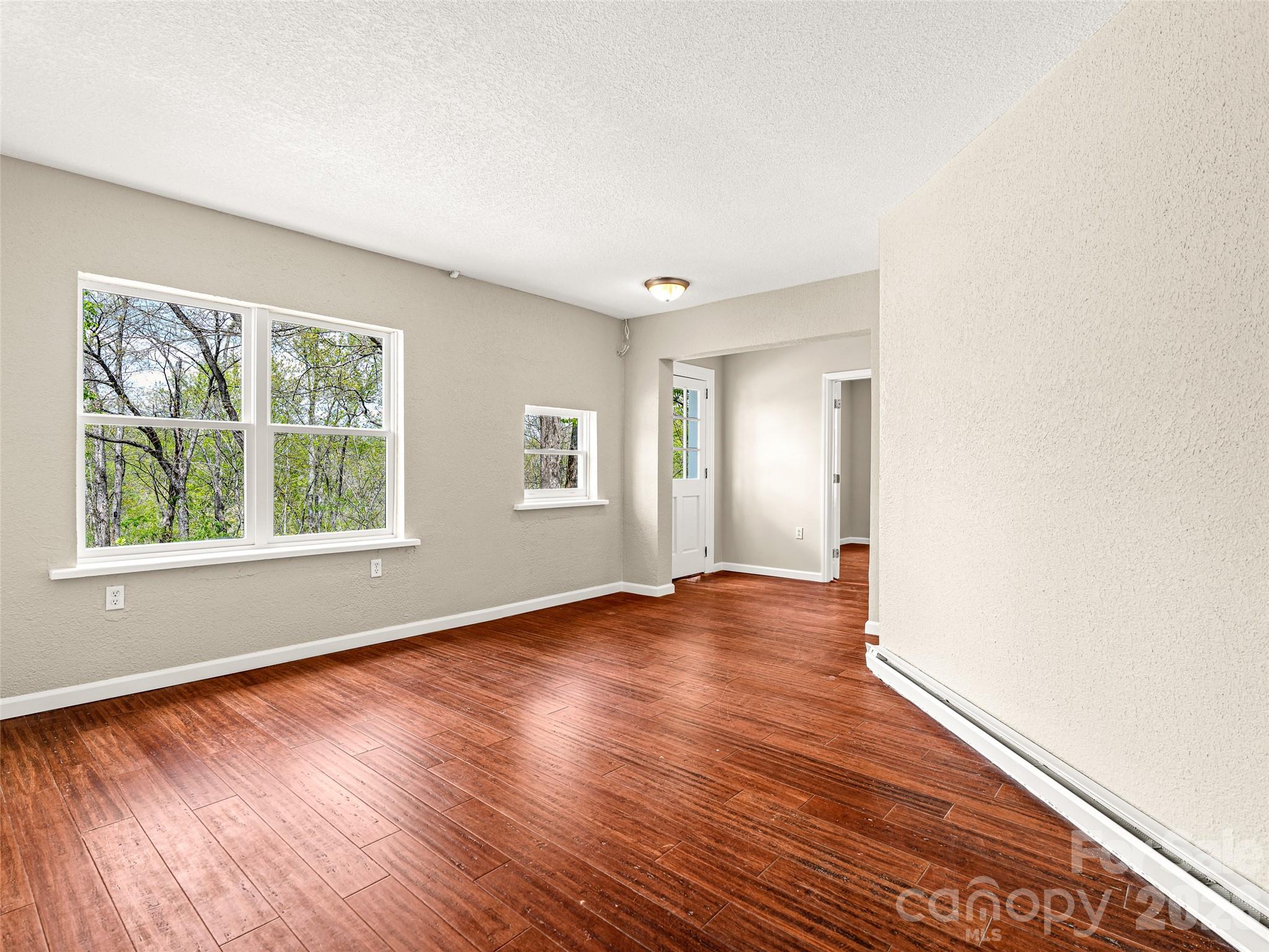 Lower level family room. - 76 Raven Rock Lane, Marshall