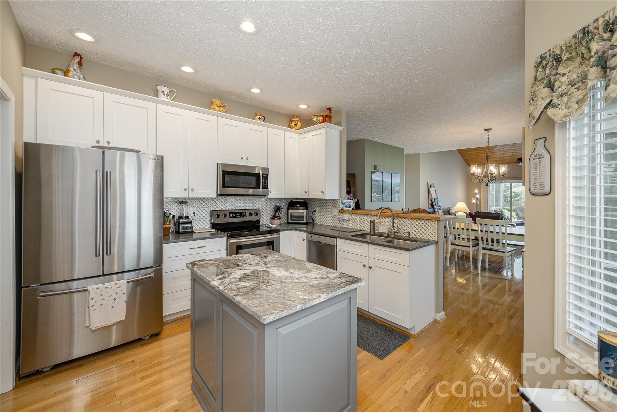 Townhouse at 2115 Cumming Woods Court, Hendersonville, photo 14 of 33