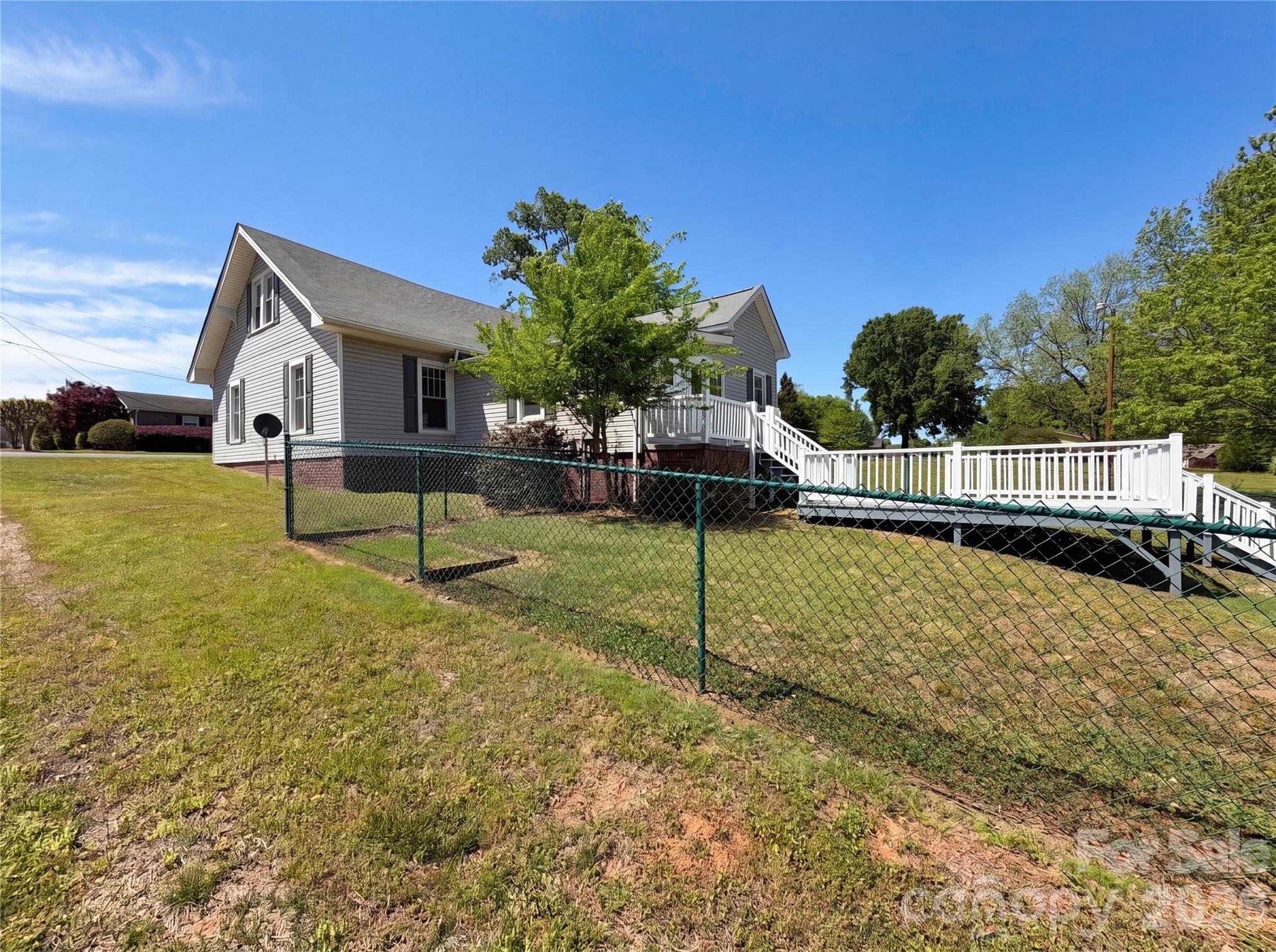 Single Family Residence at 215 S Ferry Road, New London, photo 4 of 21