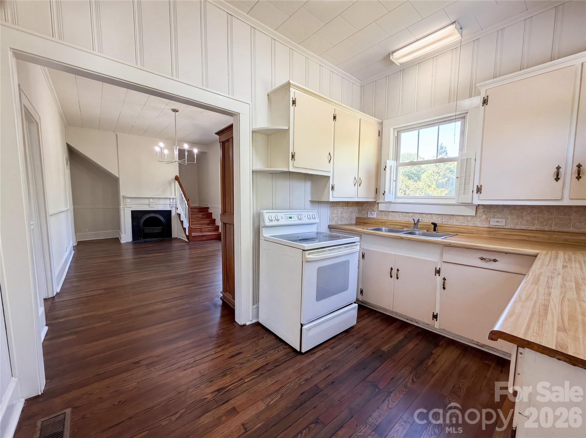 Single Family Residence at 215 S Ferry Road, New London, photo 19 of 21