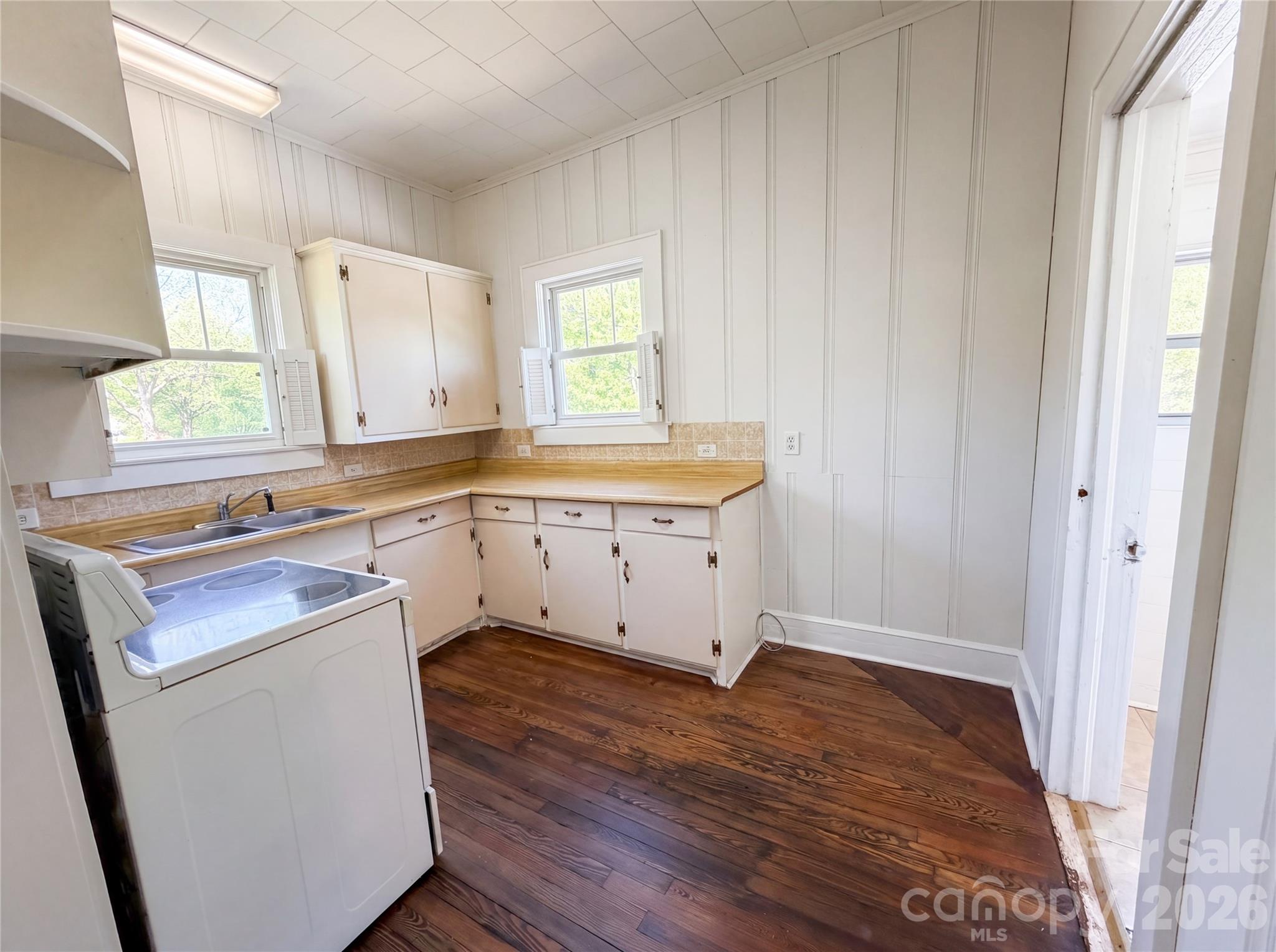 Single Family Residence at 215 S Ferry Road, New London, photo 20 of 21