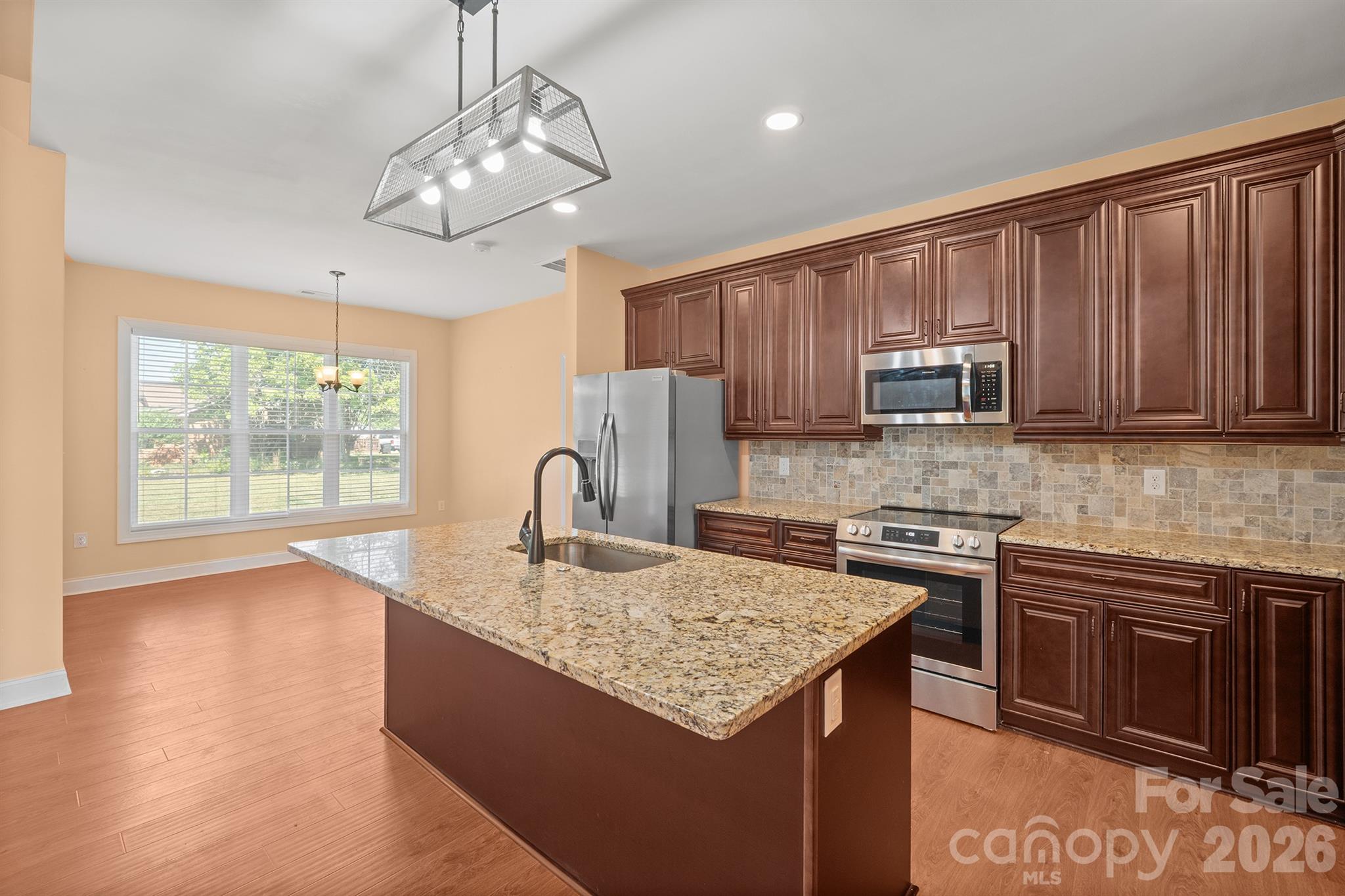 Single Family Residence at 101 Long Meadows Drive, Kings Mountain, photo 8 of 33