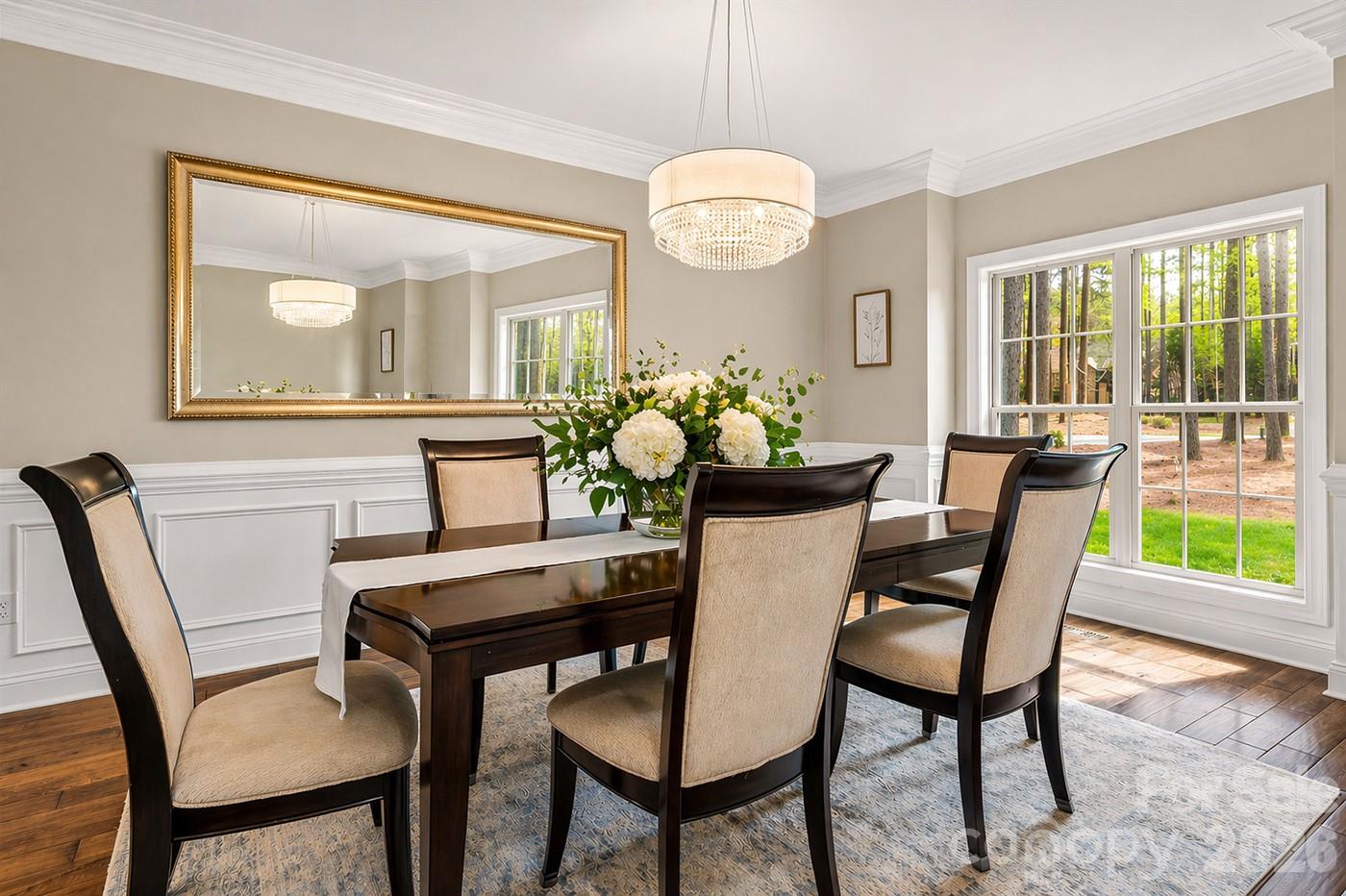 Elegant Dining space for gatherings and special occasions - 4950 River Hills Drive, Denver