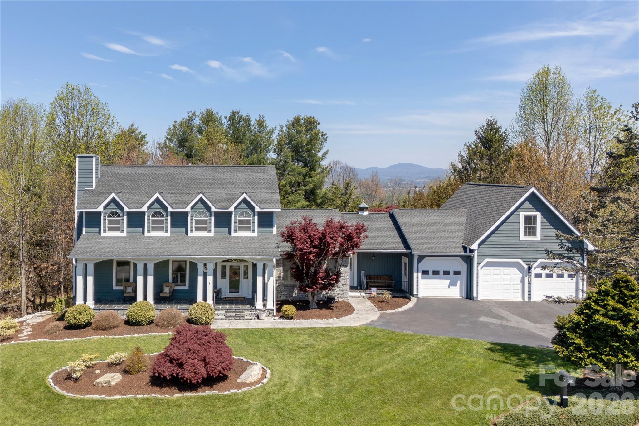 102 Brookhollow Drive