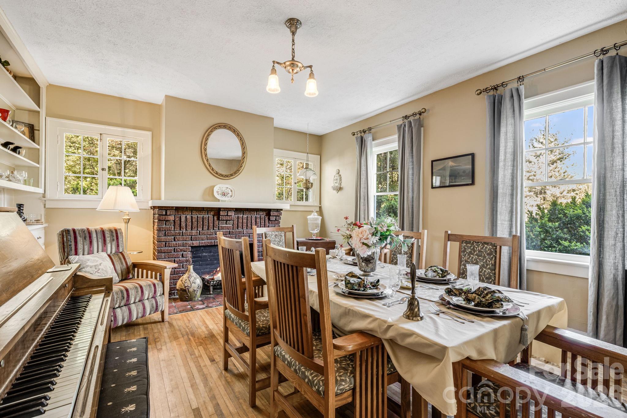 Single Family Residence at 29 Walnut Street, Hot Springs, photo 10 of 46