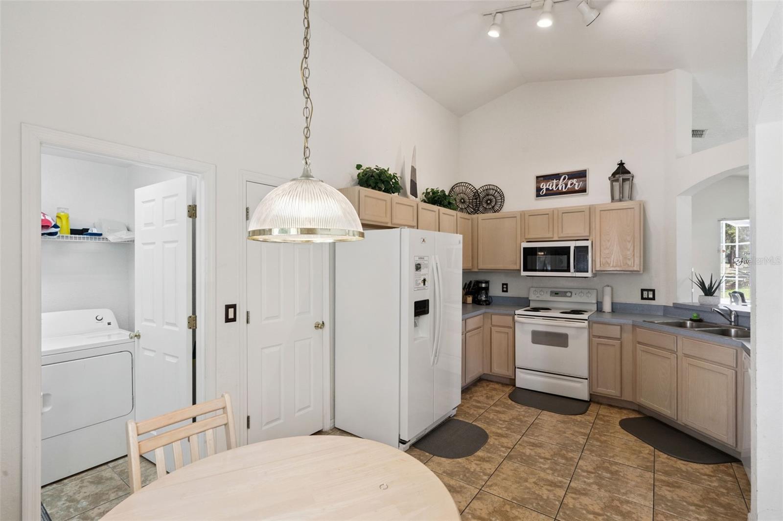 Single Family Residence at 301 TROON CIR, DAVENPORT, photo 14 of 63